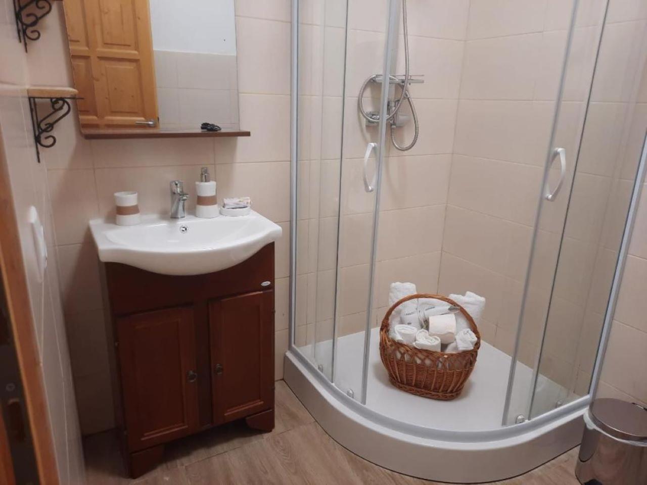 Triple Room - Photo 17