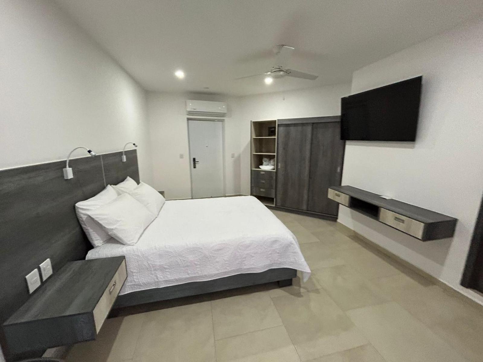 Deluxe Double Room - Photo 4