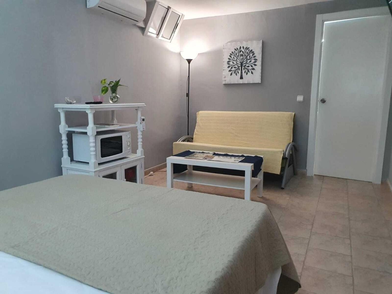 Economy Double Room - Photo 6
