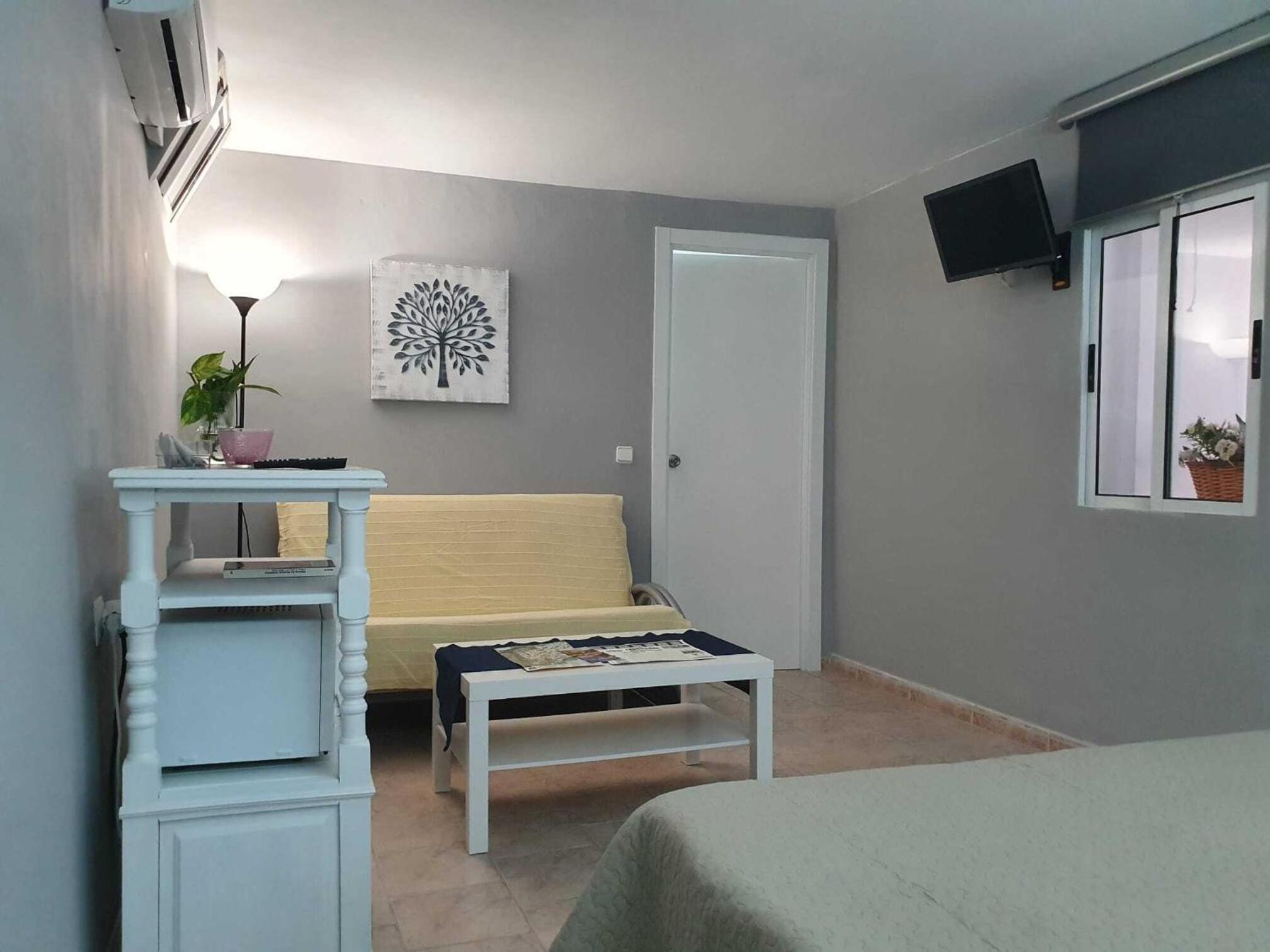 Economy Double Room - Photo 2