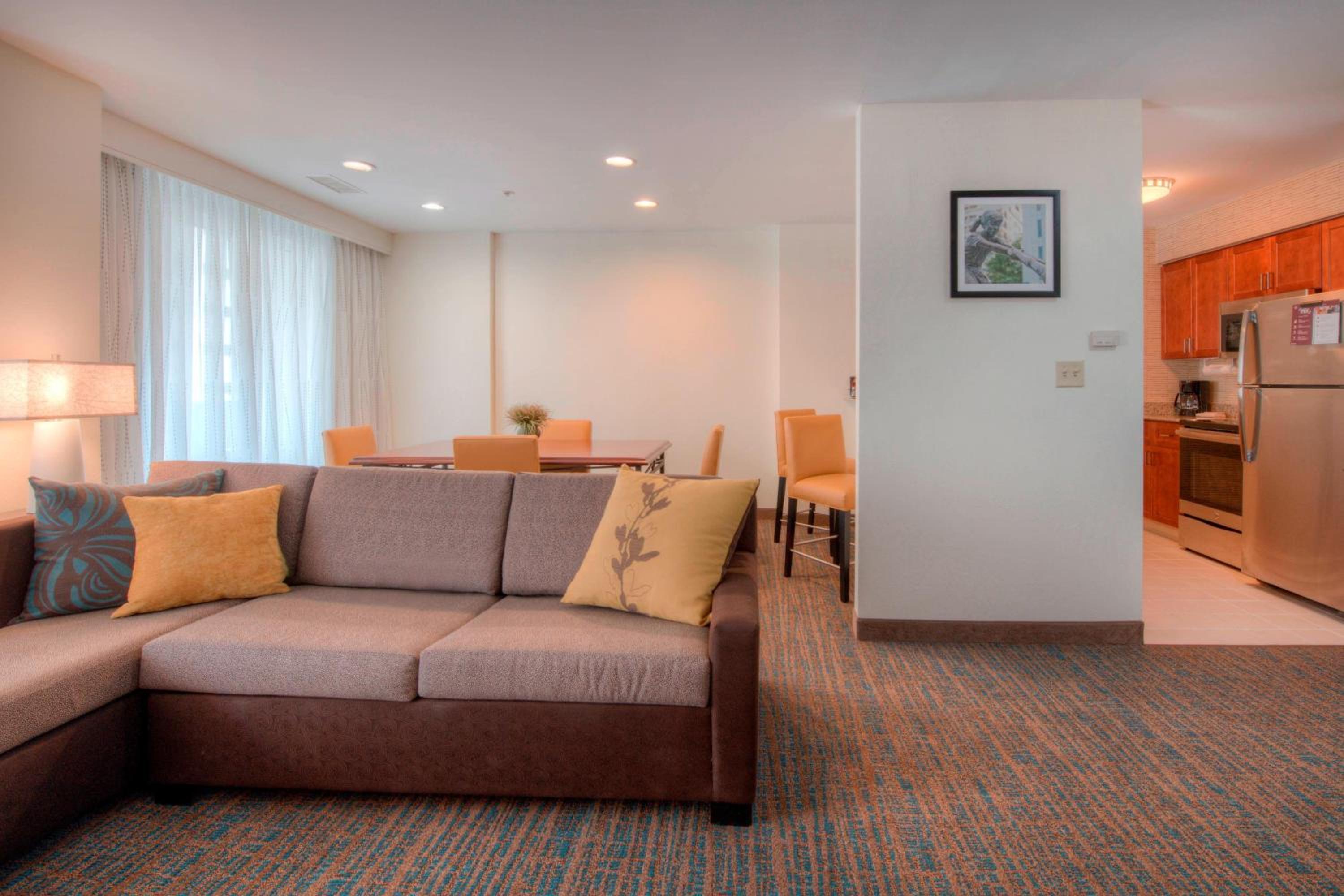 Executive One-Bedroom Suite with City View - Photo 1
