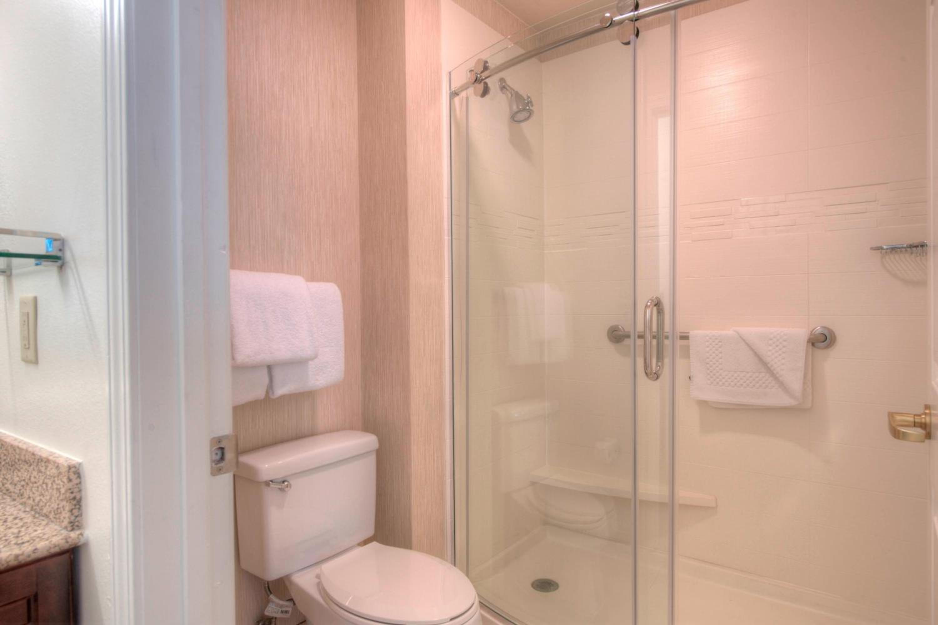 Two-Bedroom Suite - Photo 2