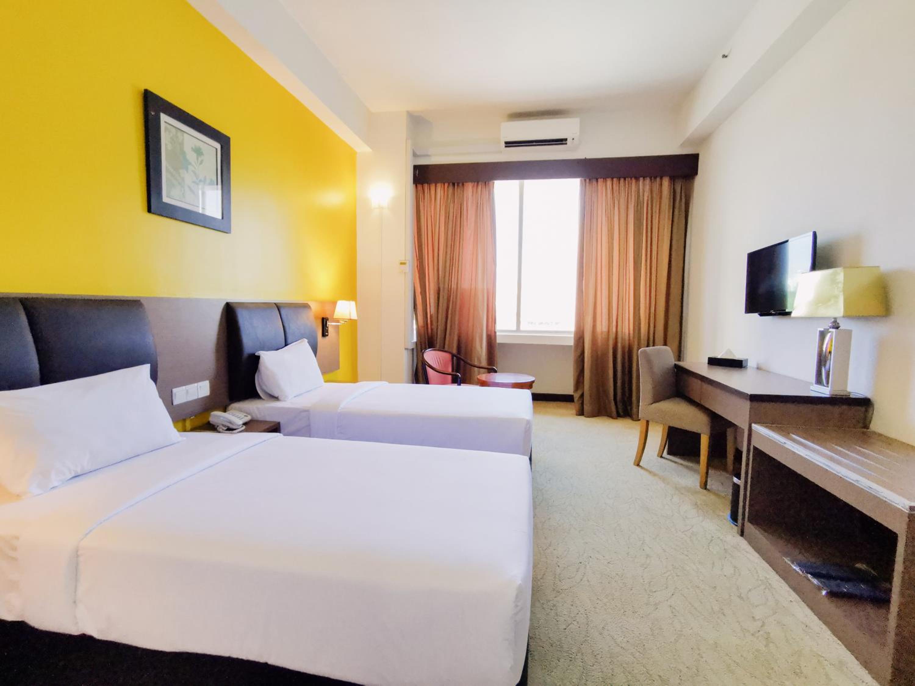 Staycation Deal - Superior Room - Photo 2