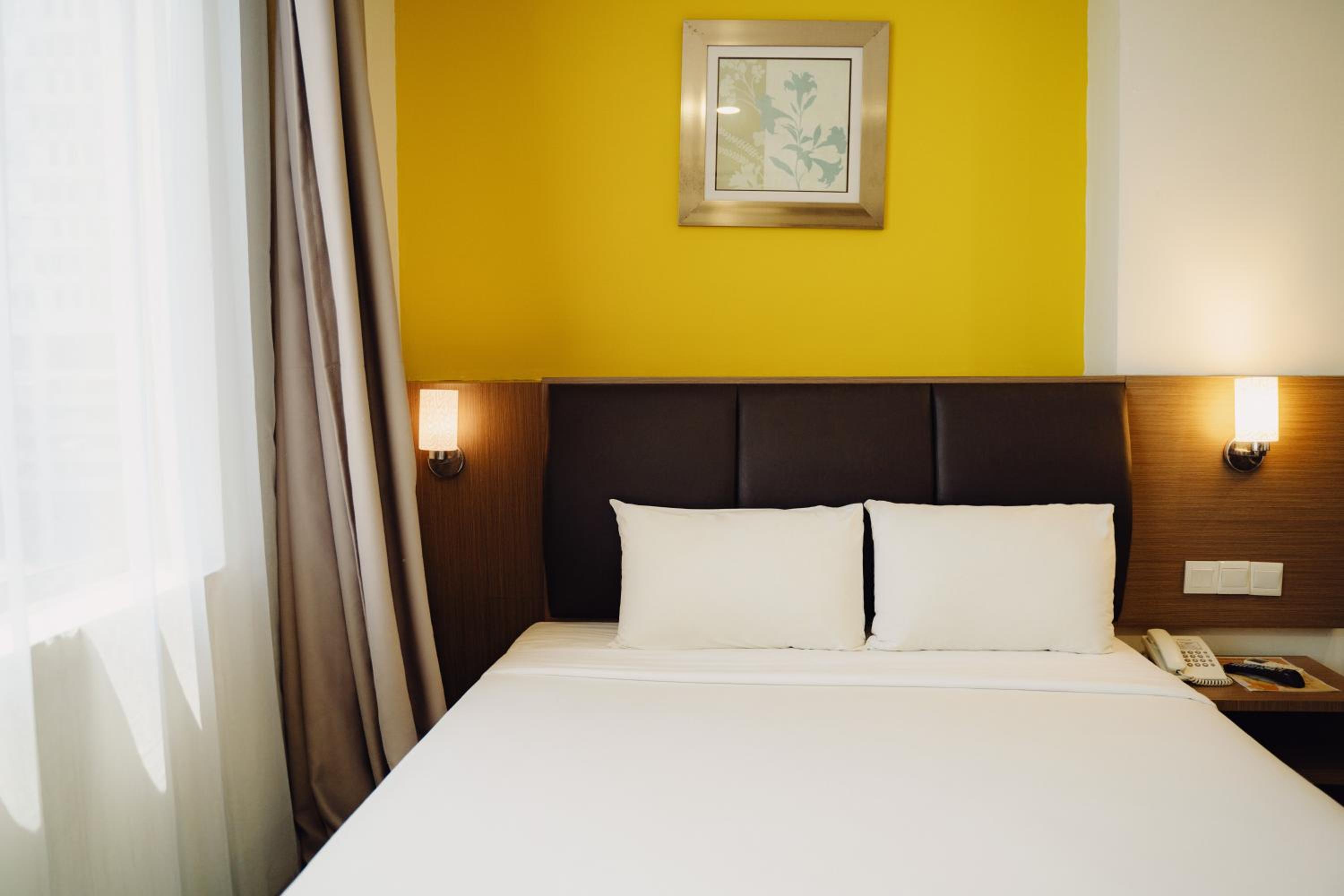 Staycation Deal - Superior Room - Photo 3