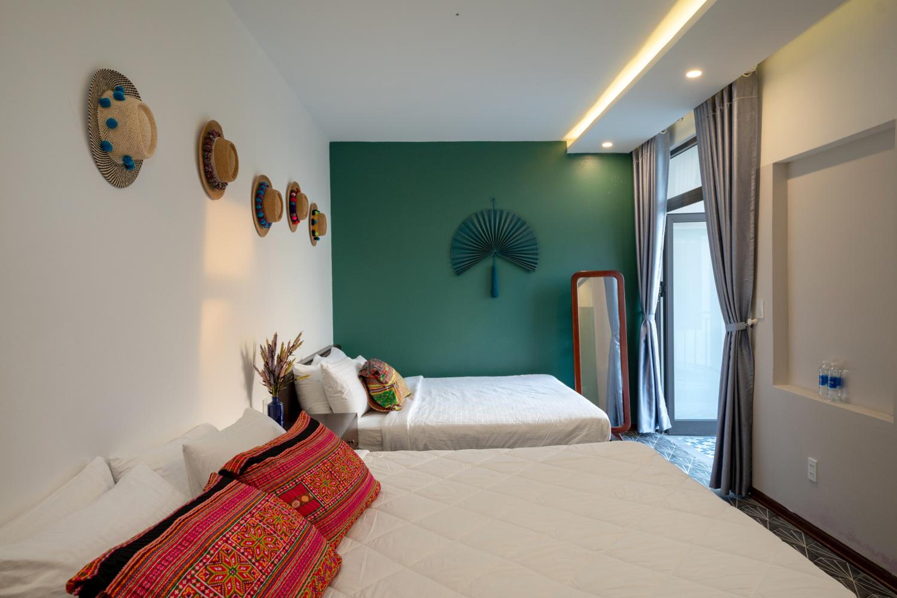 Deluxe Room - Photo 12