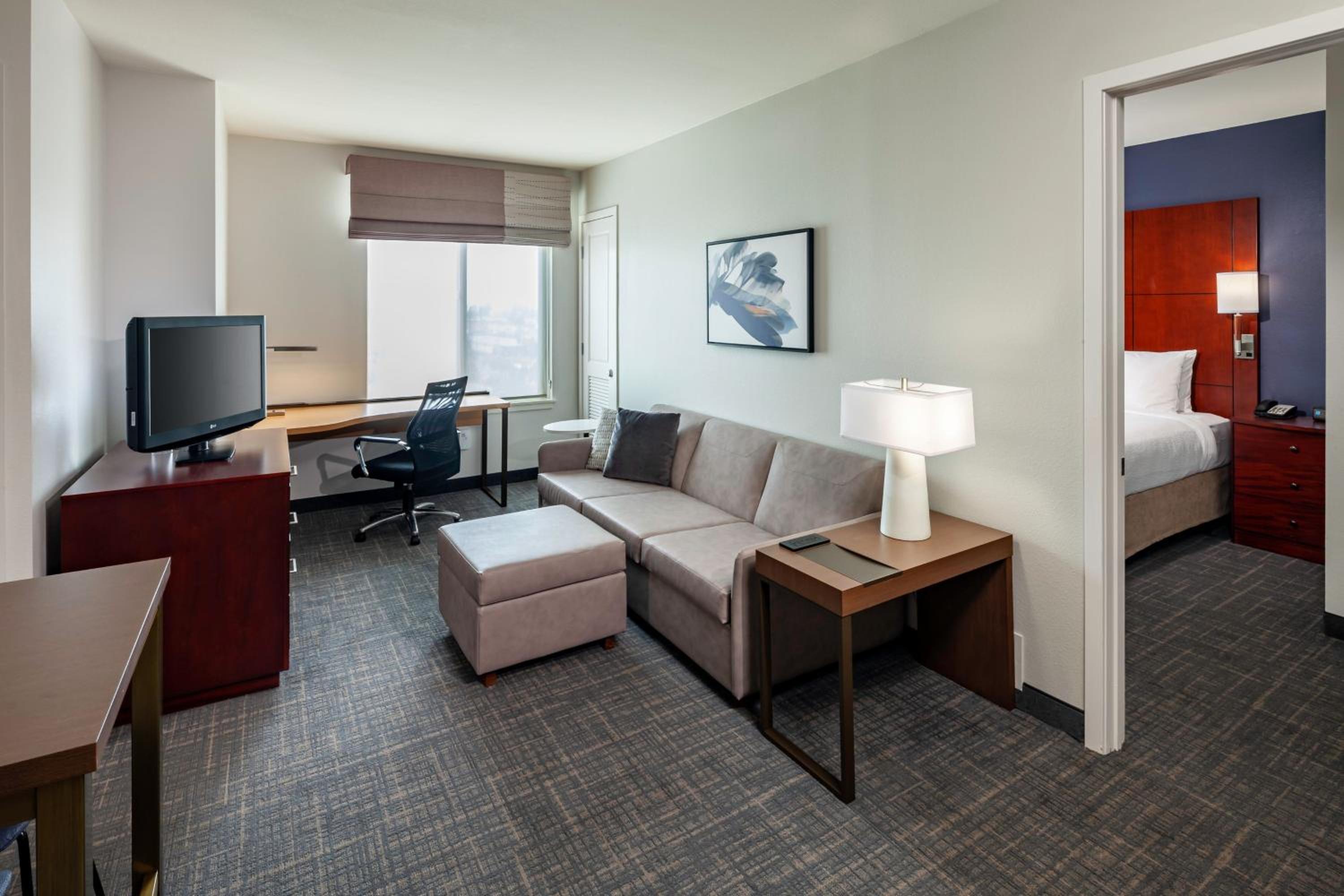 Two-Bedroom Suite - Photo 6