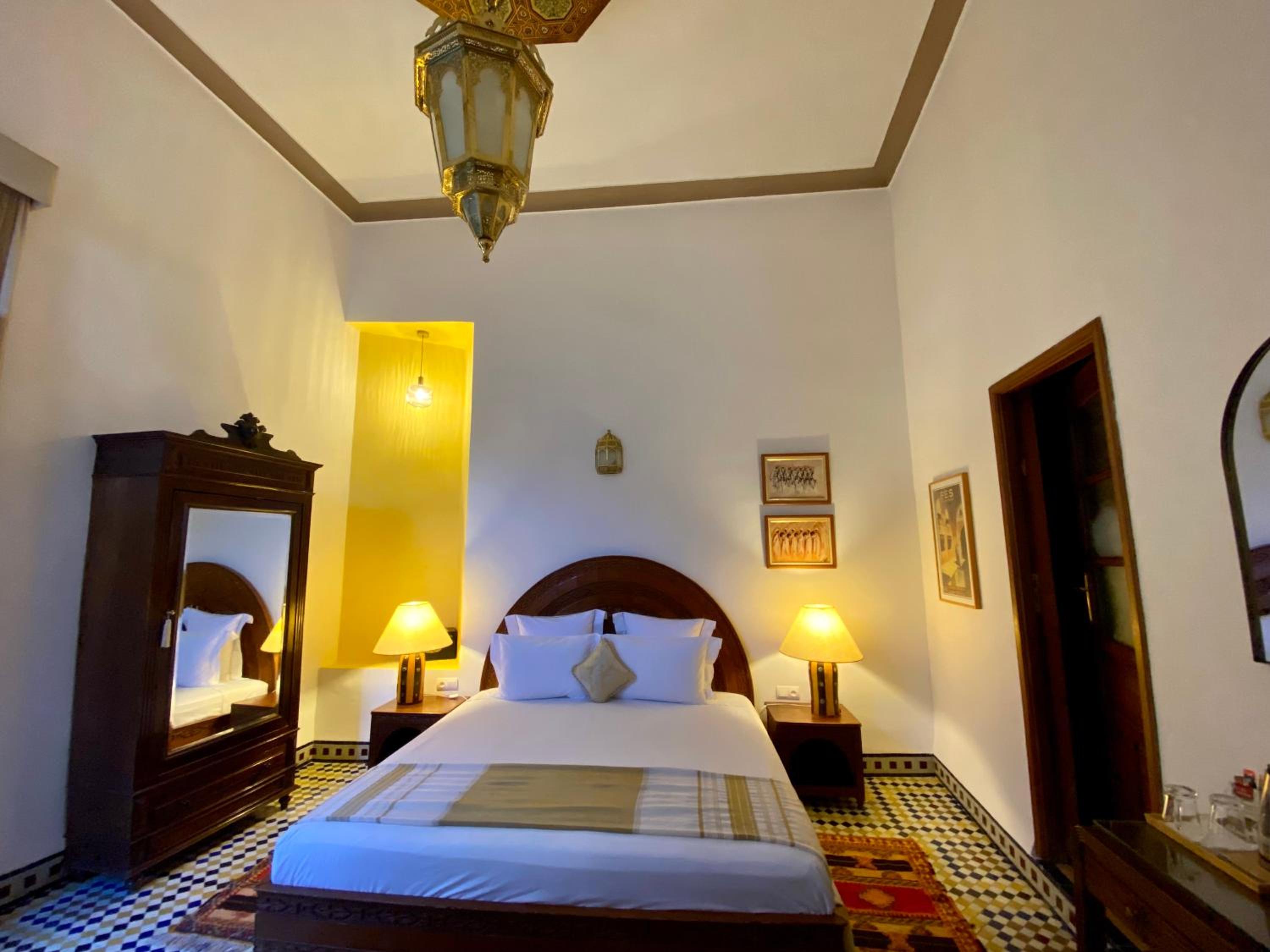 Executive Room - Ambre (2 Single Beds or 1 King Bed) photo 3