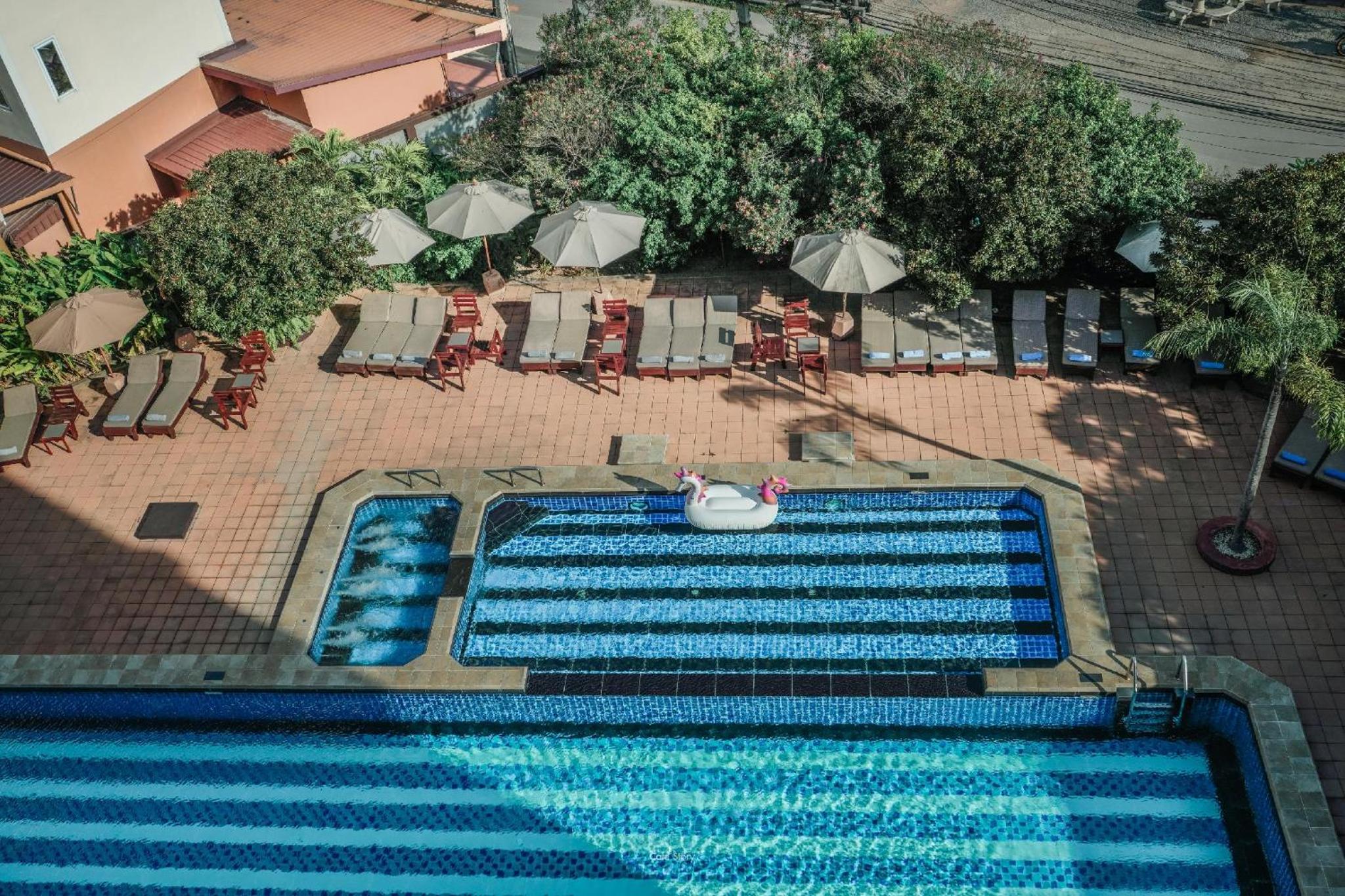 Superior Double or Twin Room with Pool View