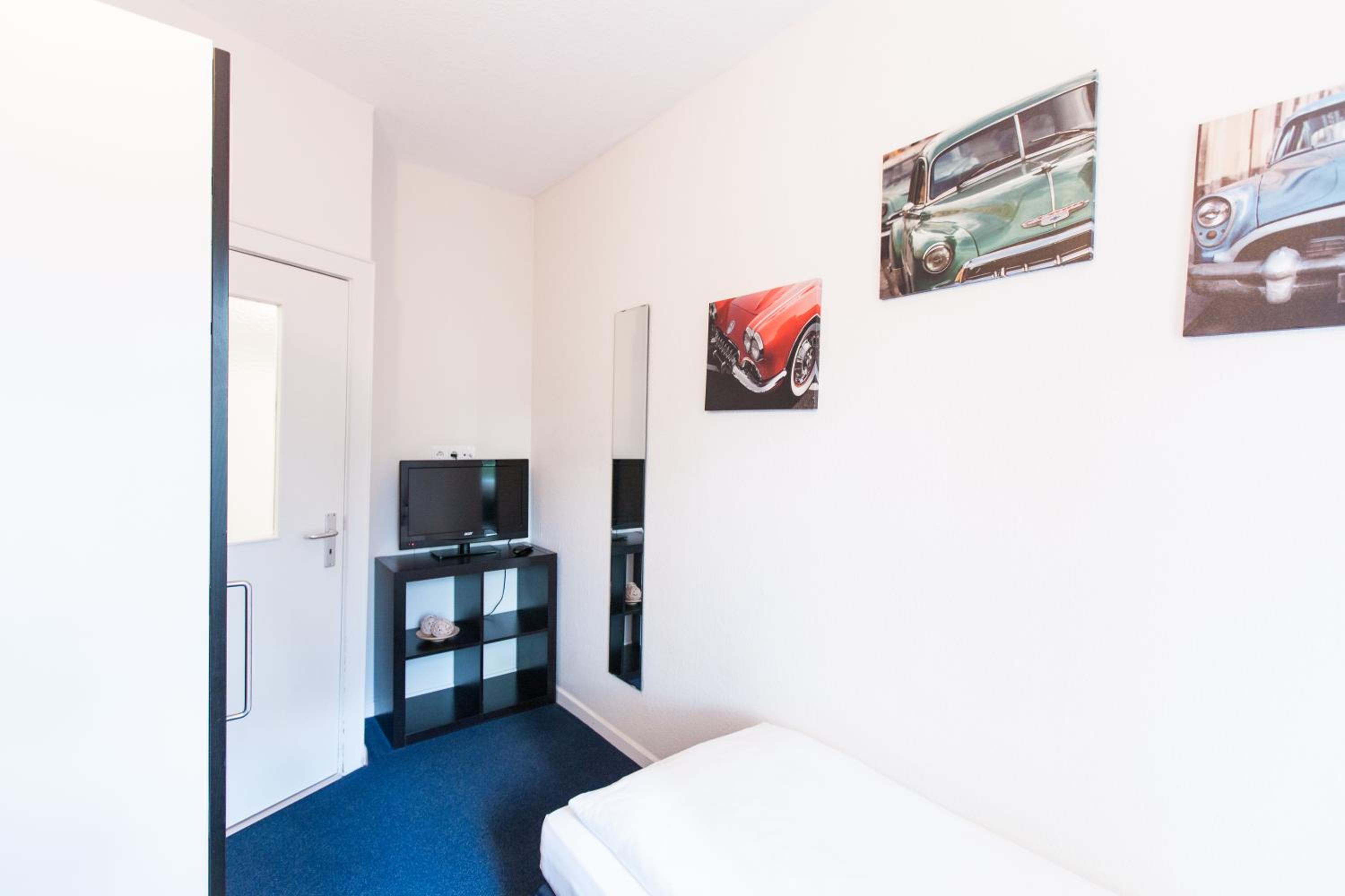 Single Room with Shared Toilet