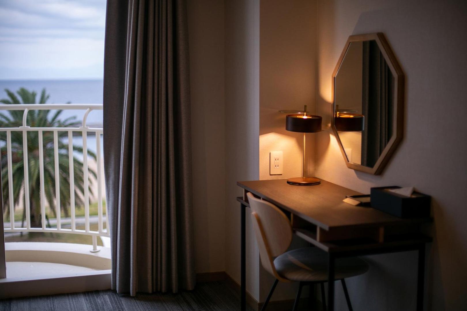 King Room with Sea View - Photo 2