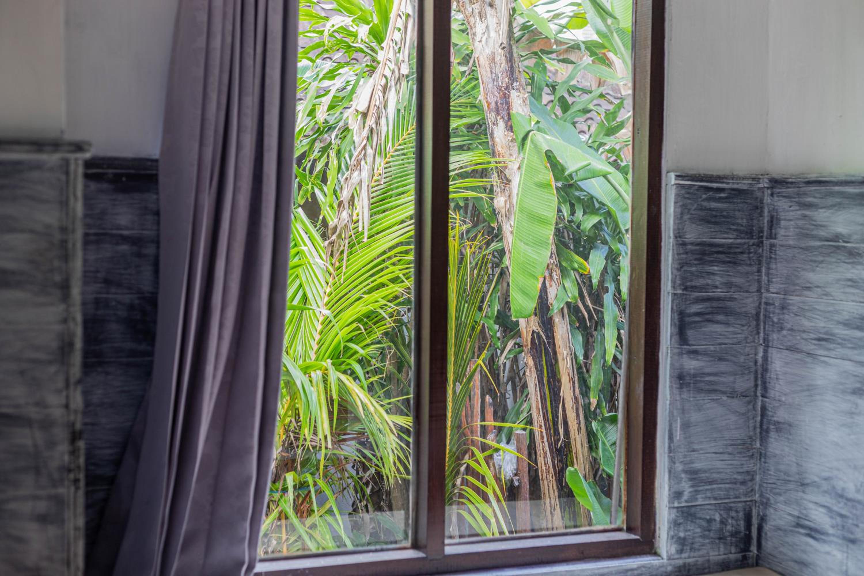One Bungalow King Bed With Garden View - Photo 3