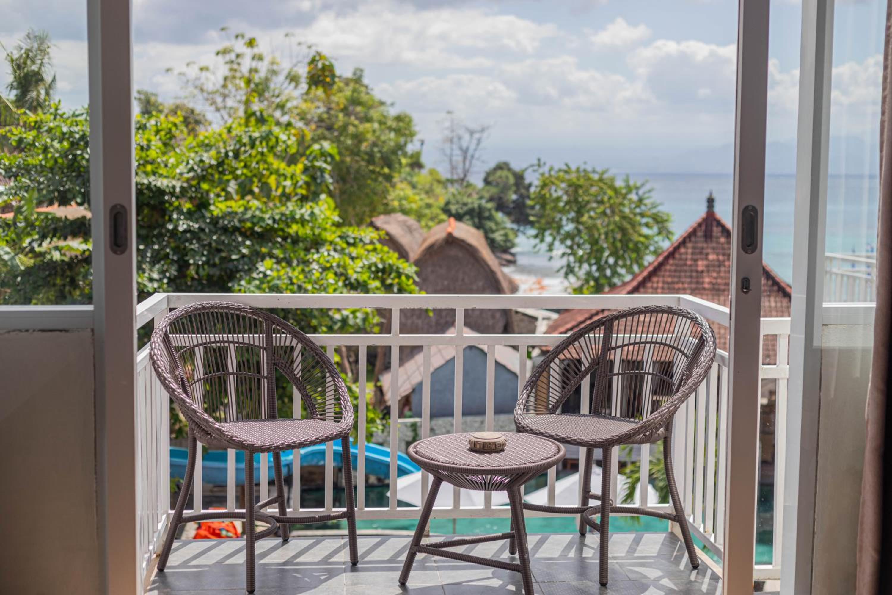 Deluxe Twin Room Balcony With Pool View - Photo 18