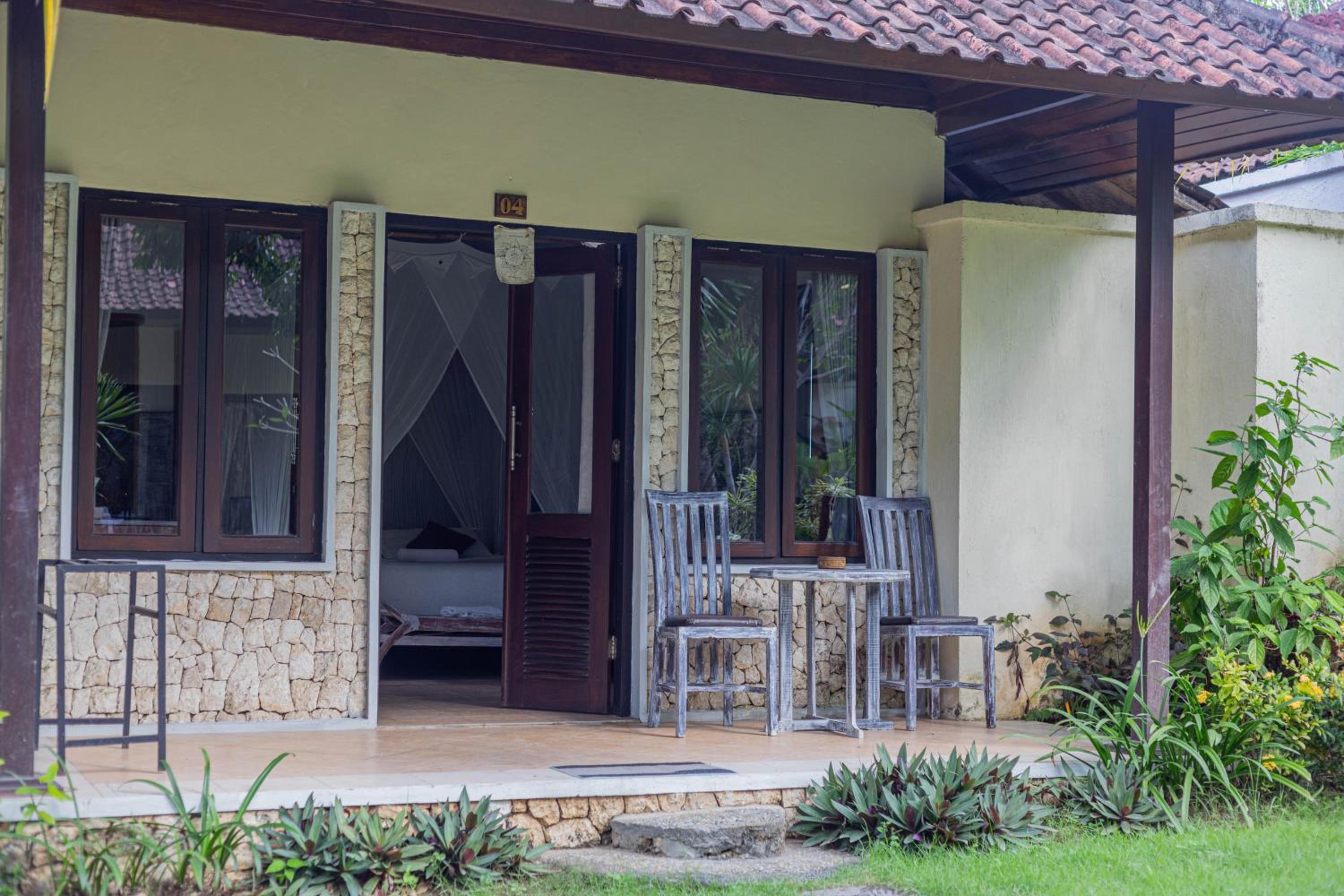 One Bungalow King Bed With Garden View - Photo 4