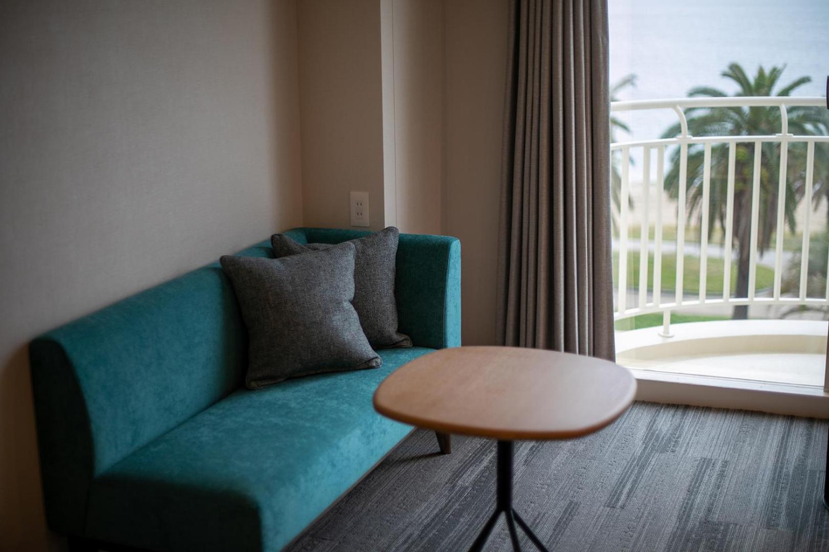 Deluxe Twin Room with Sea View - Photo 6