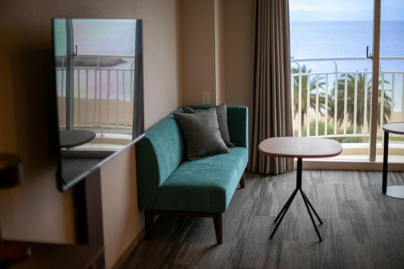 Deluxe Twin Room with Sea View - Photo 2