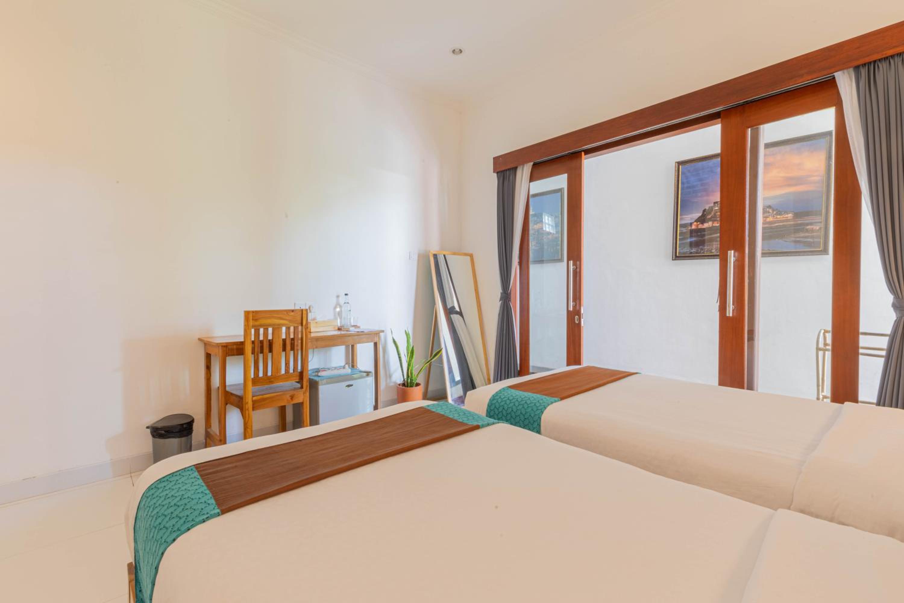 Deluxe Twin Room - Photo 12