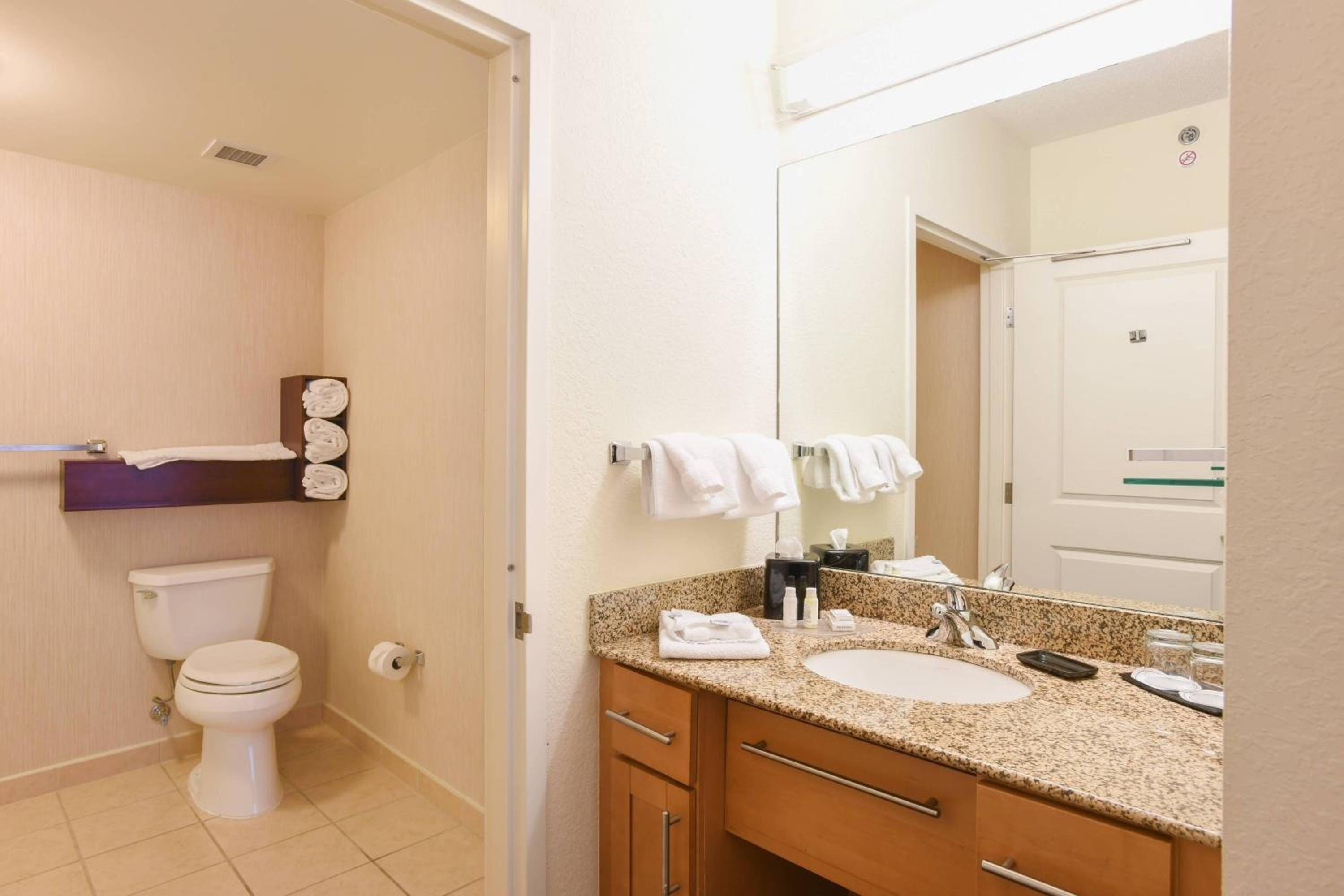 One-Bedroom King Suite with Sofa Bed - Photo 2