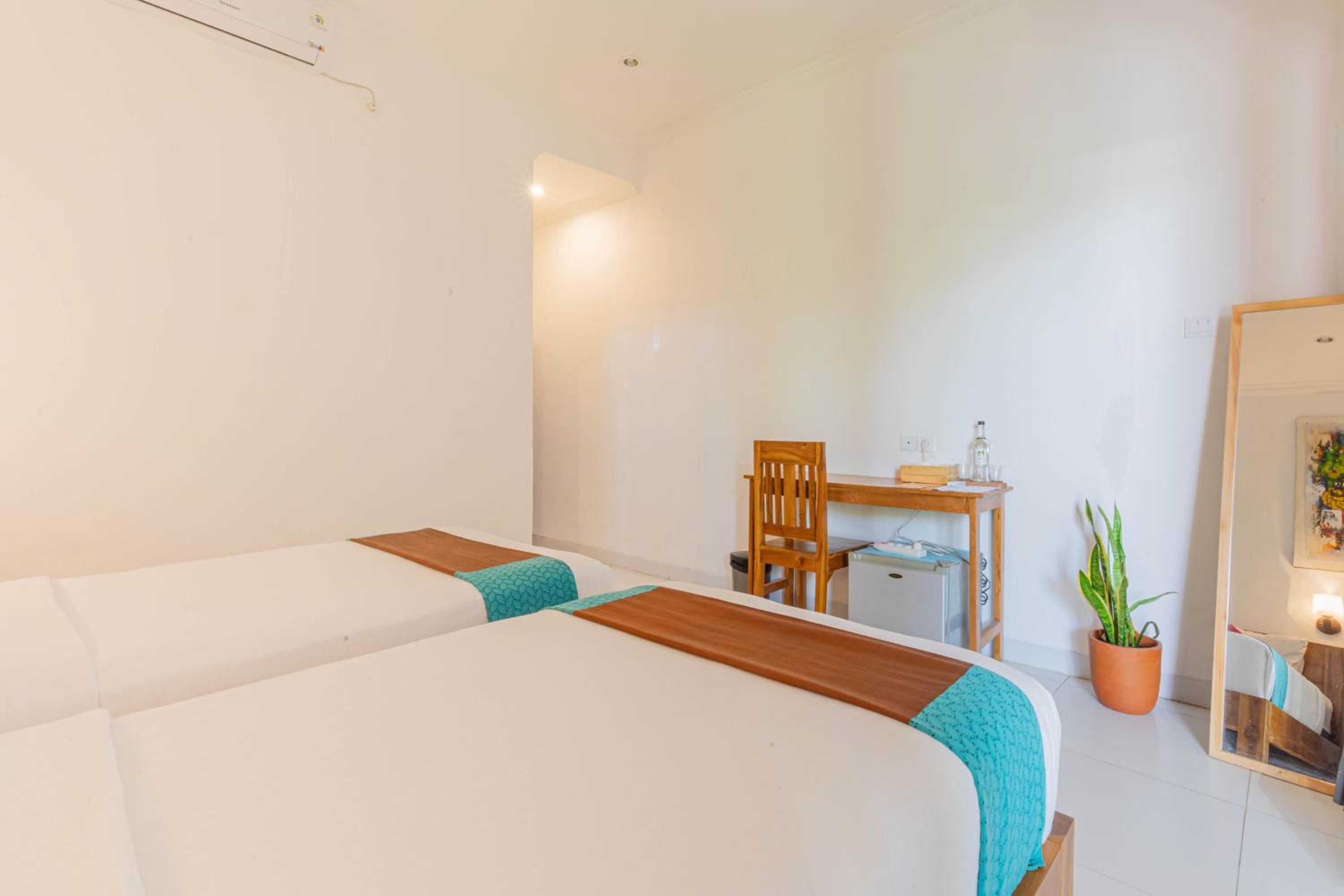 Deluxe Twin Room - Photo 11