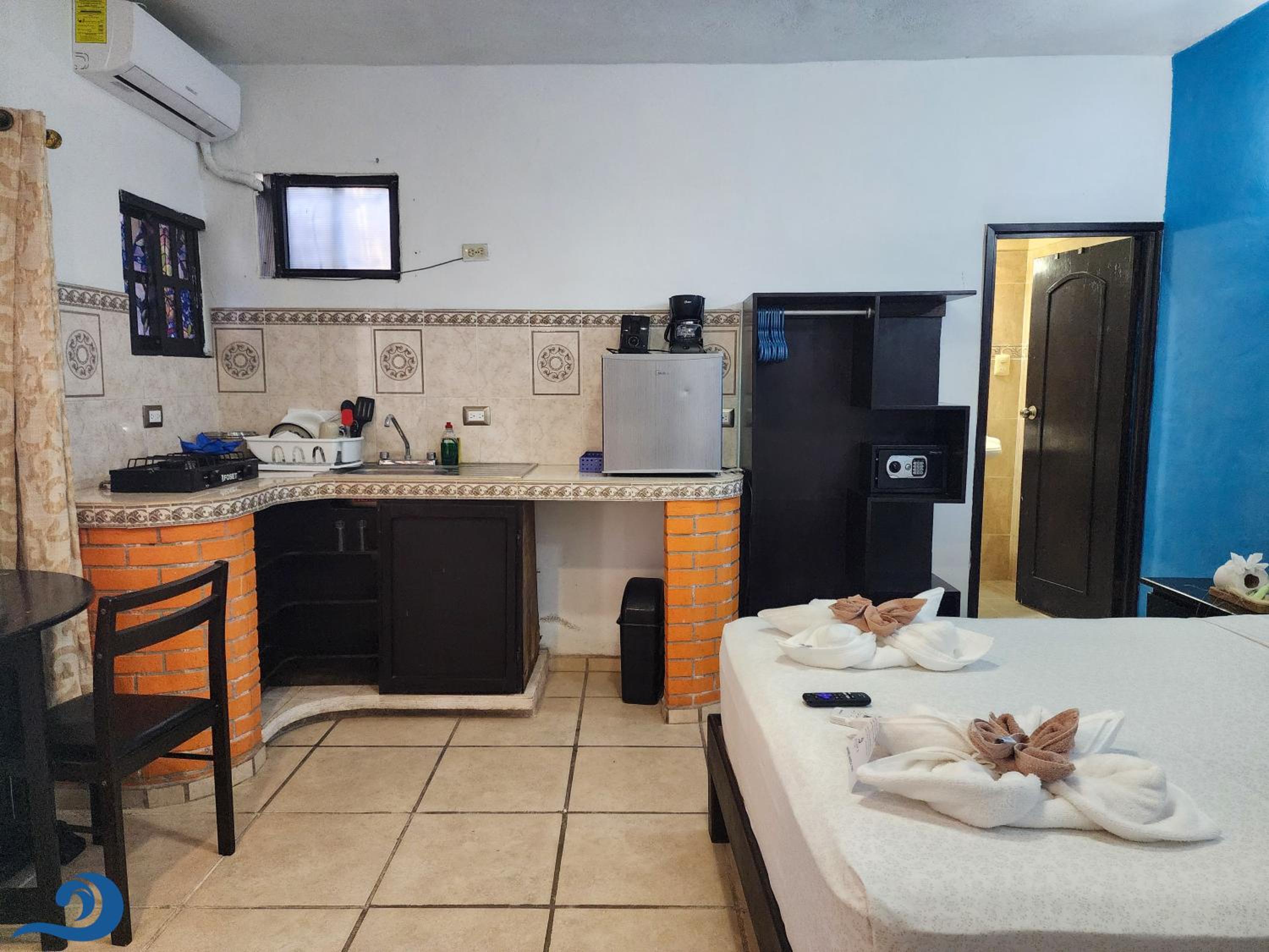 Small Double Room - Photo 9