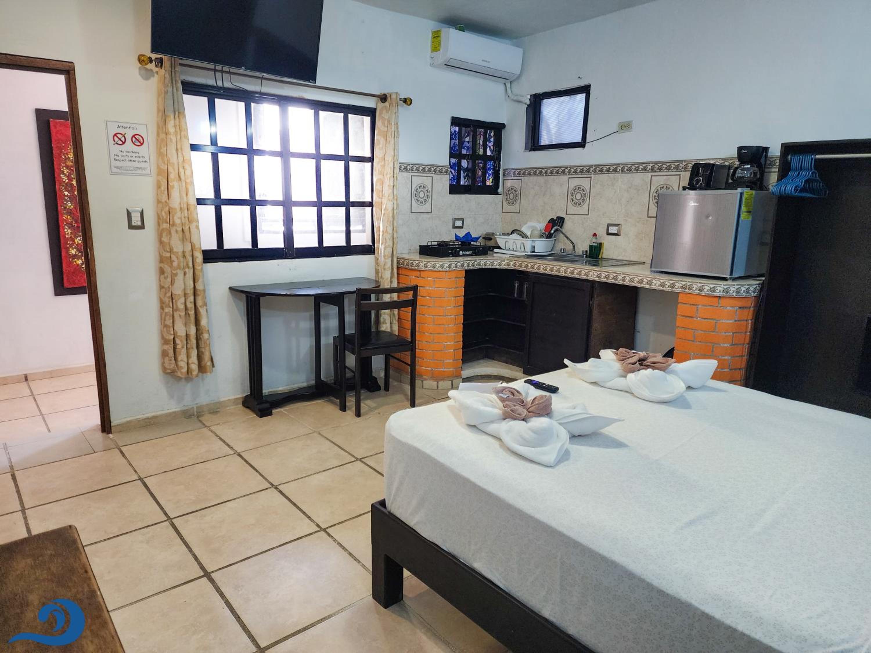 Small Double Room - Photo 8