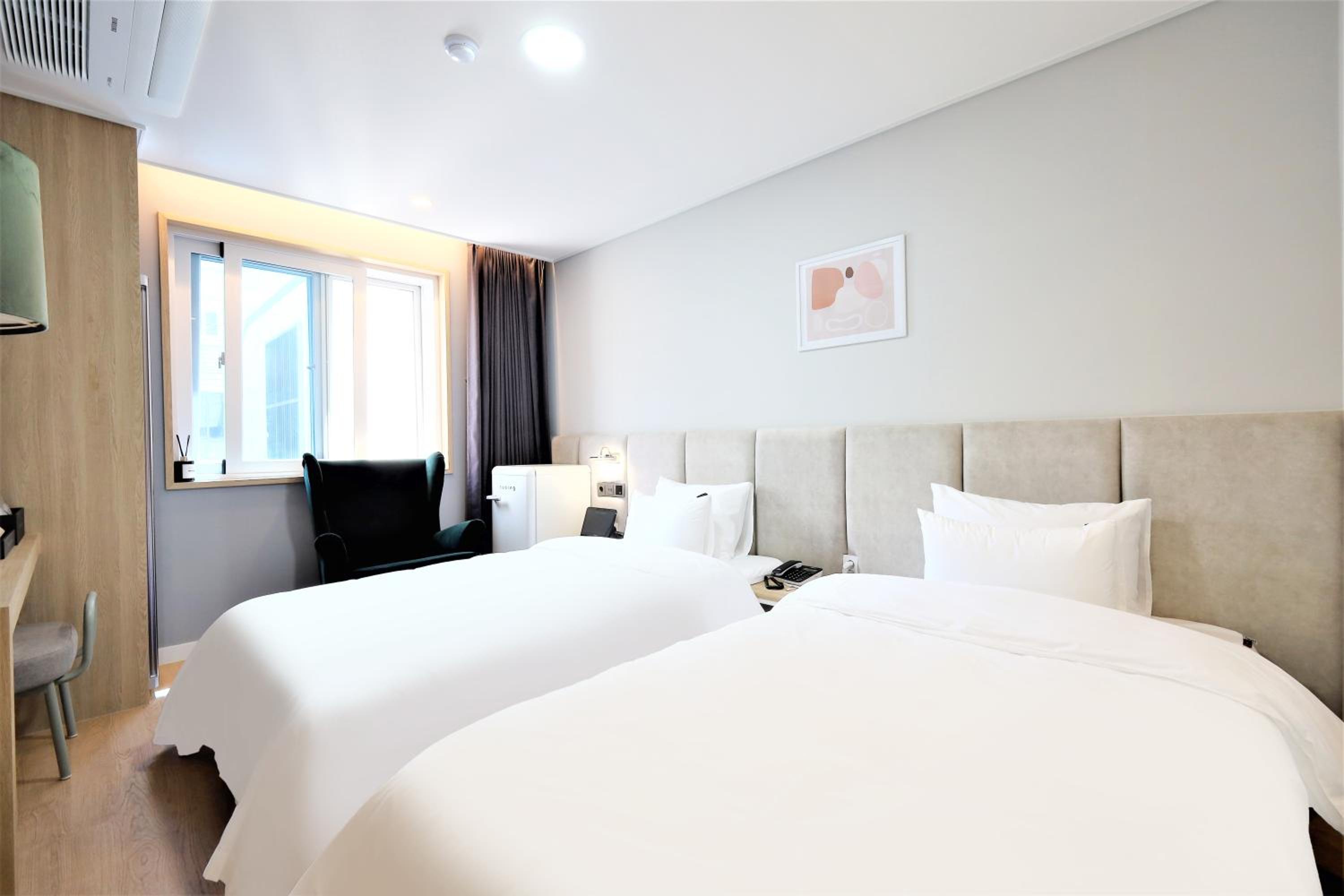 Deluxe Twin Room photo 3