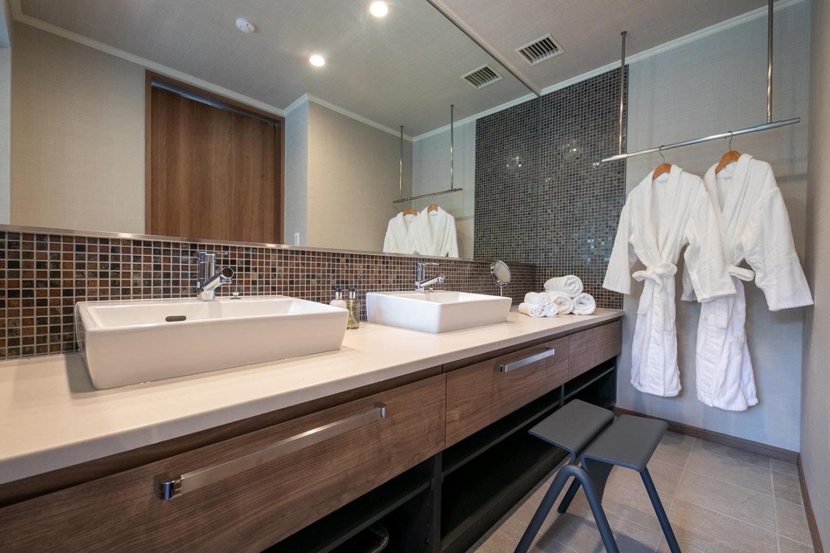 Suite with Sea View - Photo 10