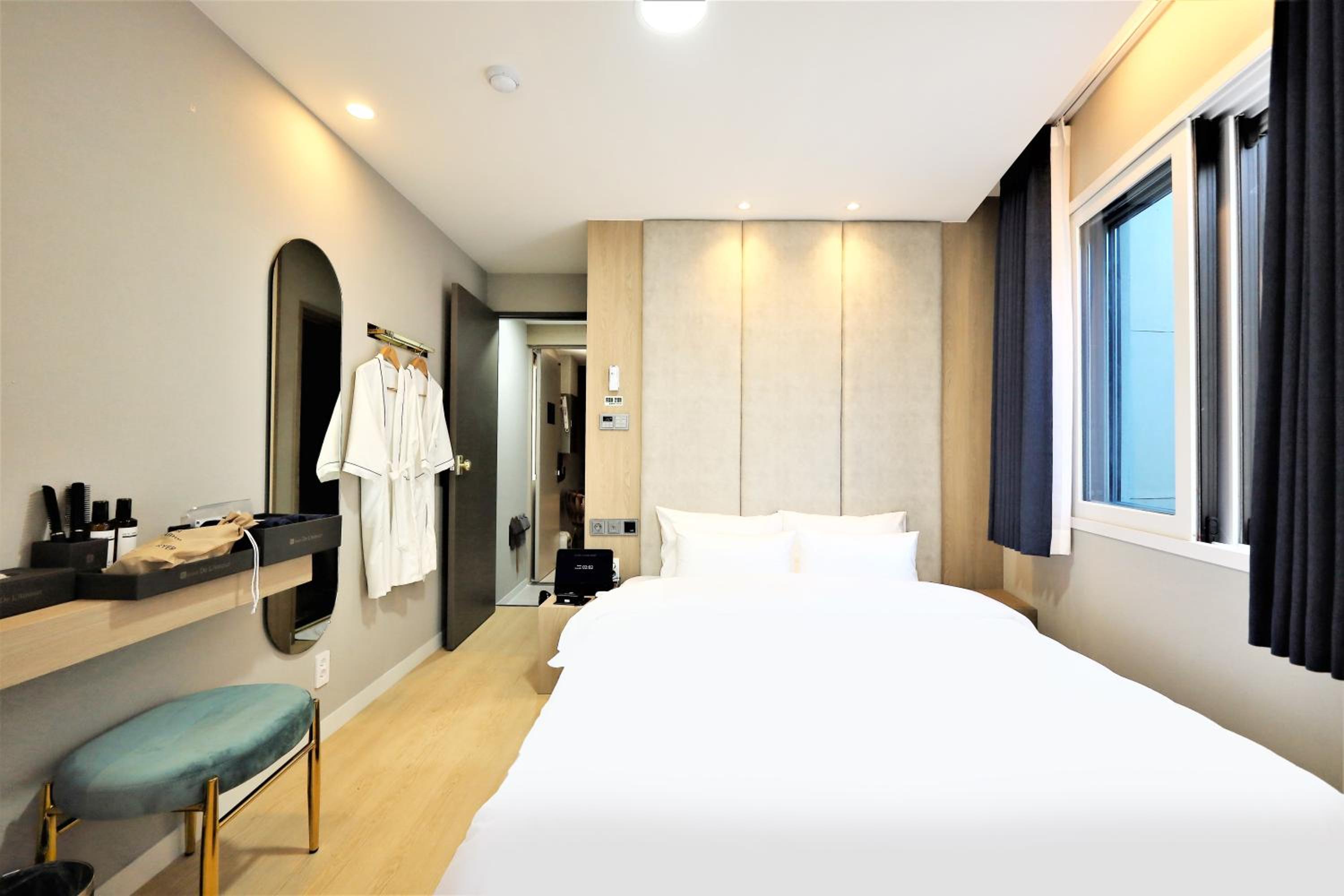 Deluxe Double Room with Sea View photo 3