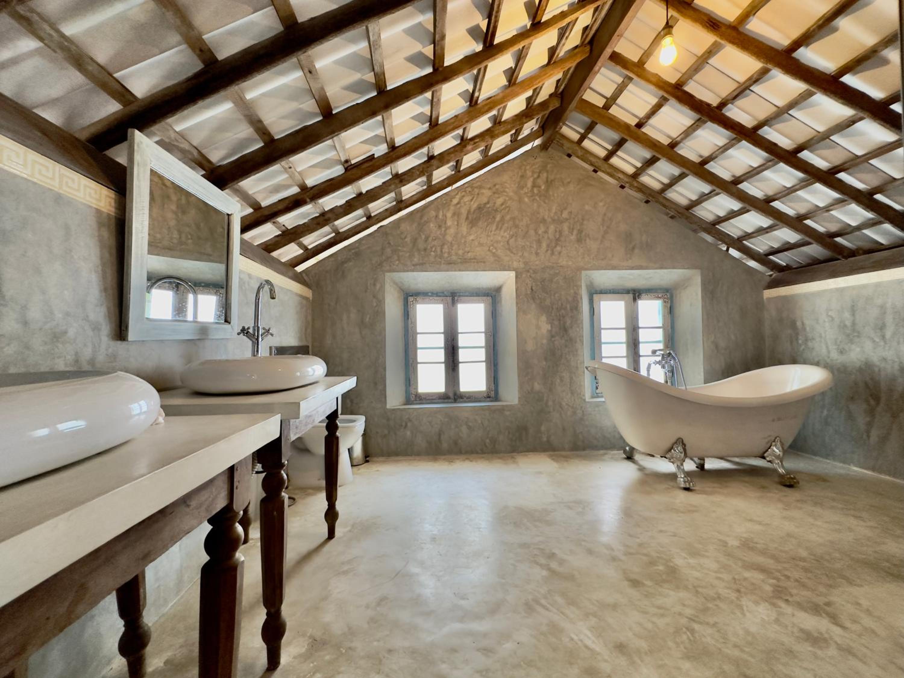 Deluxe Room (2 Adults + 1 Child) photo 3