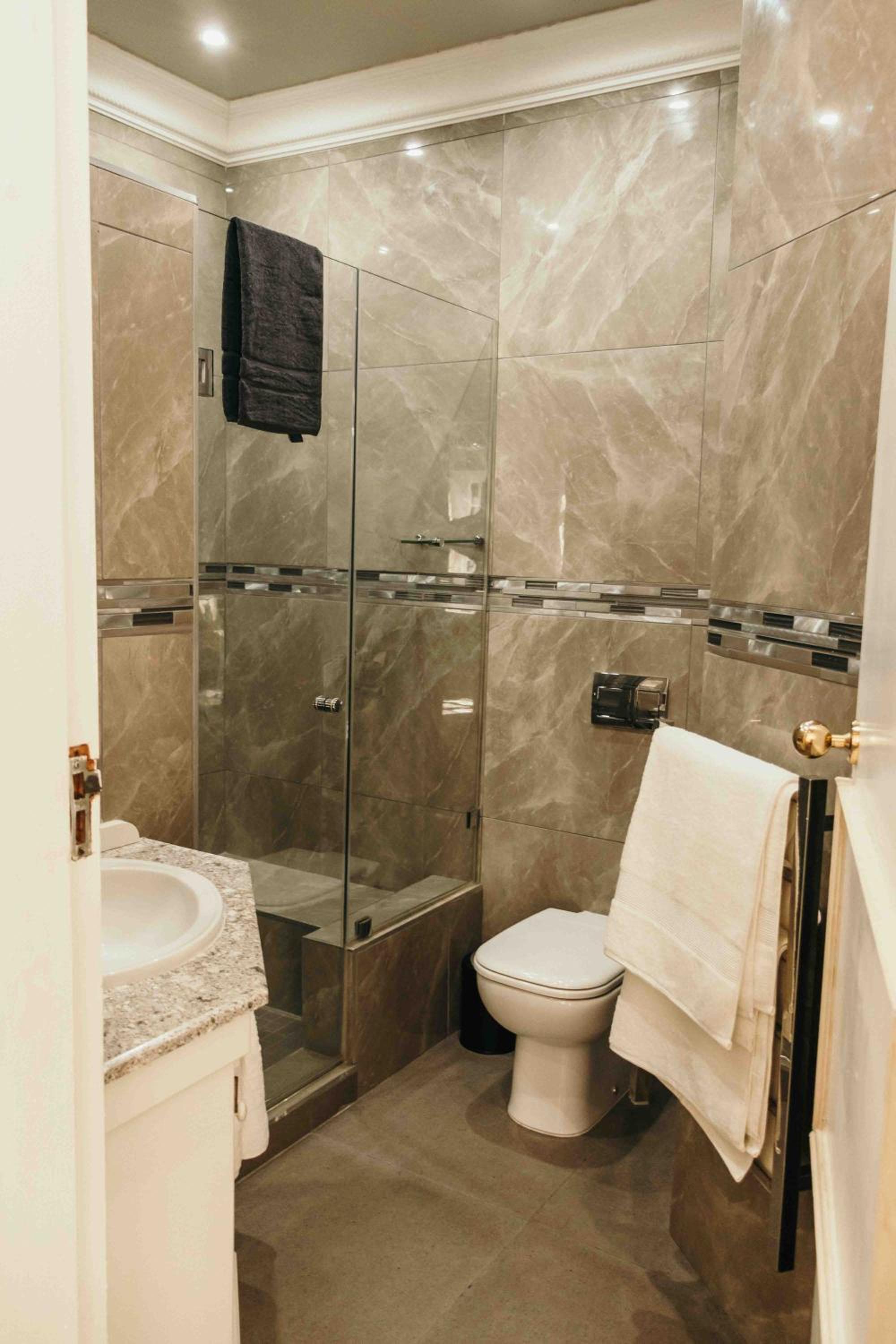 Double Room With Private Bathroom photo 2