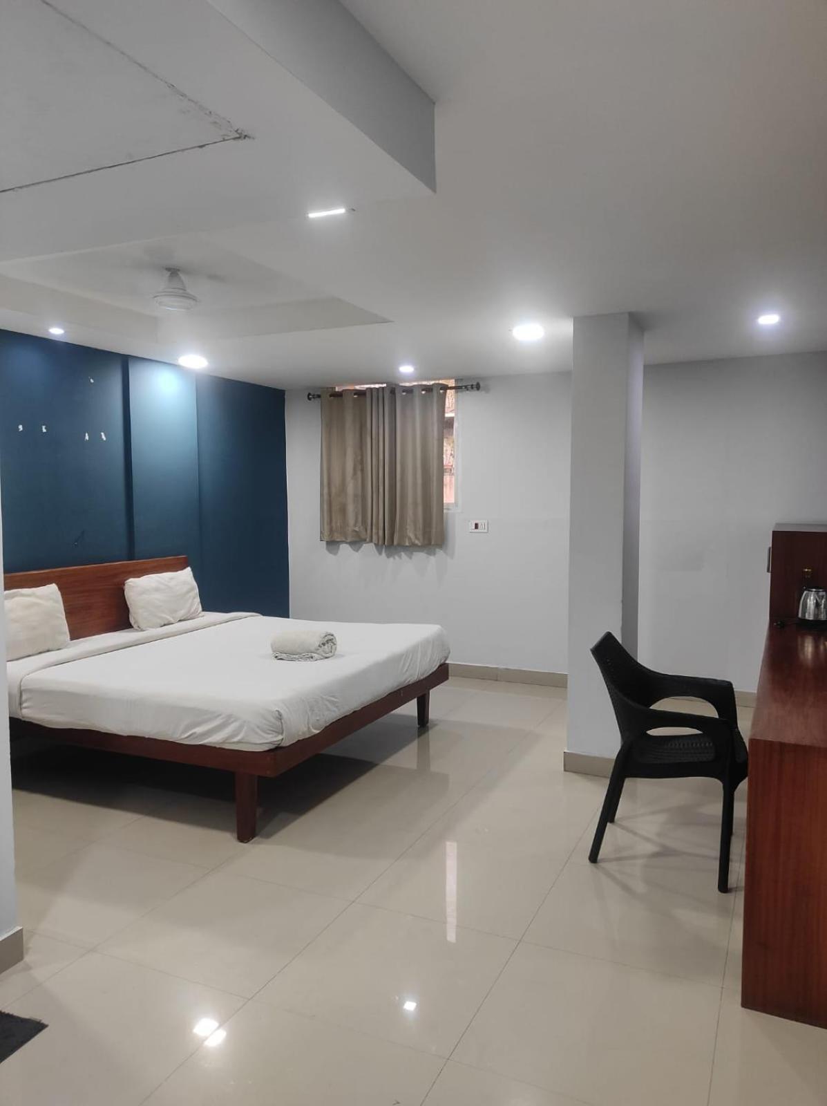 Standard Double Room with Fan photo 2