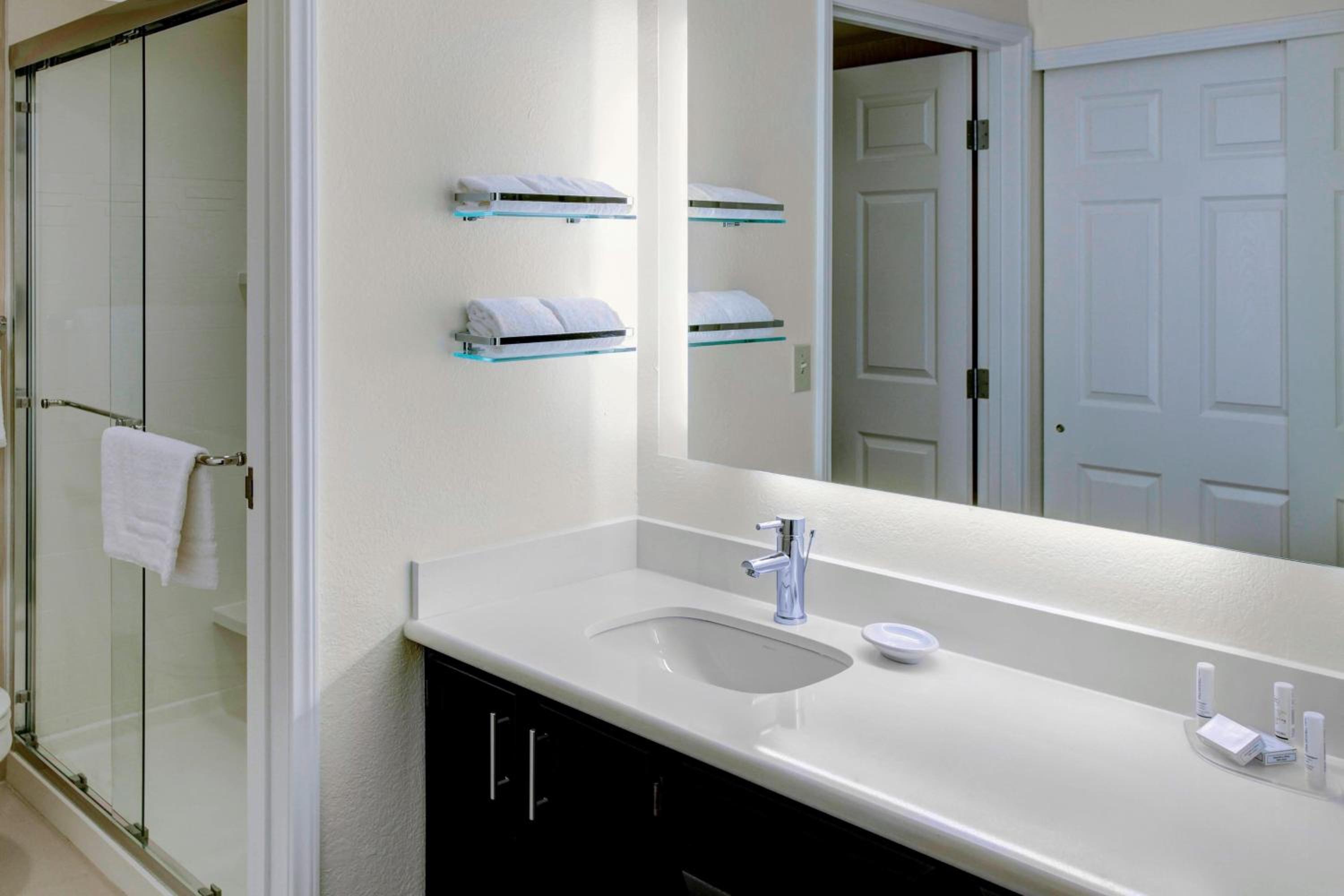 Two-Bedroom Suite photo 3