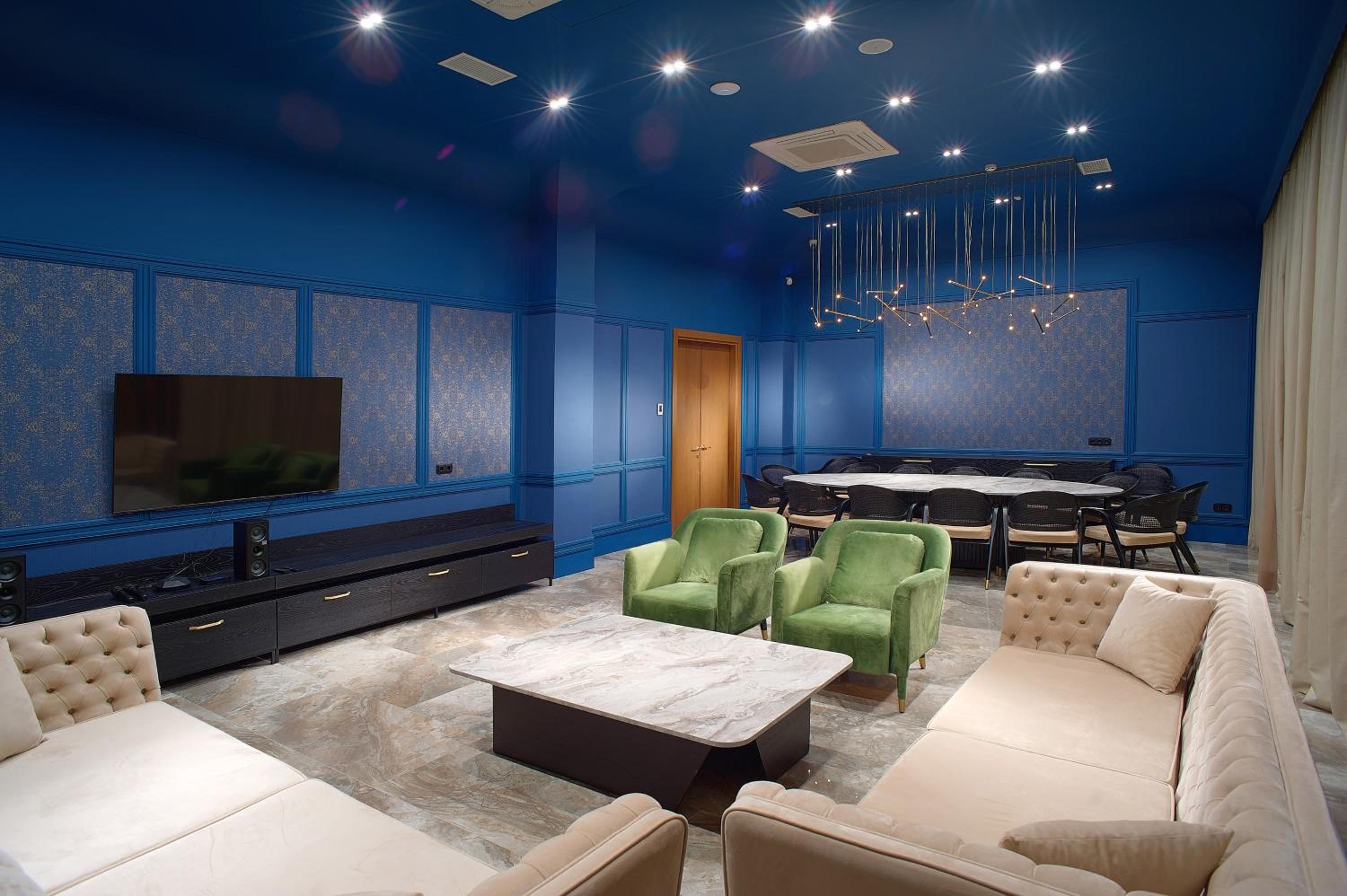 Suite - Photo 9