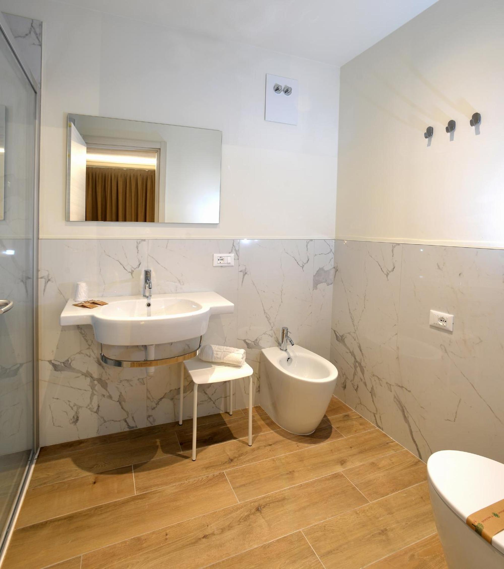 Superior Double Room with Balcony photo 3