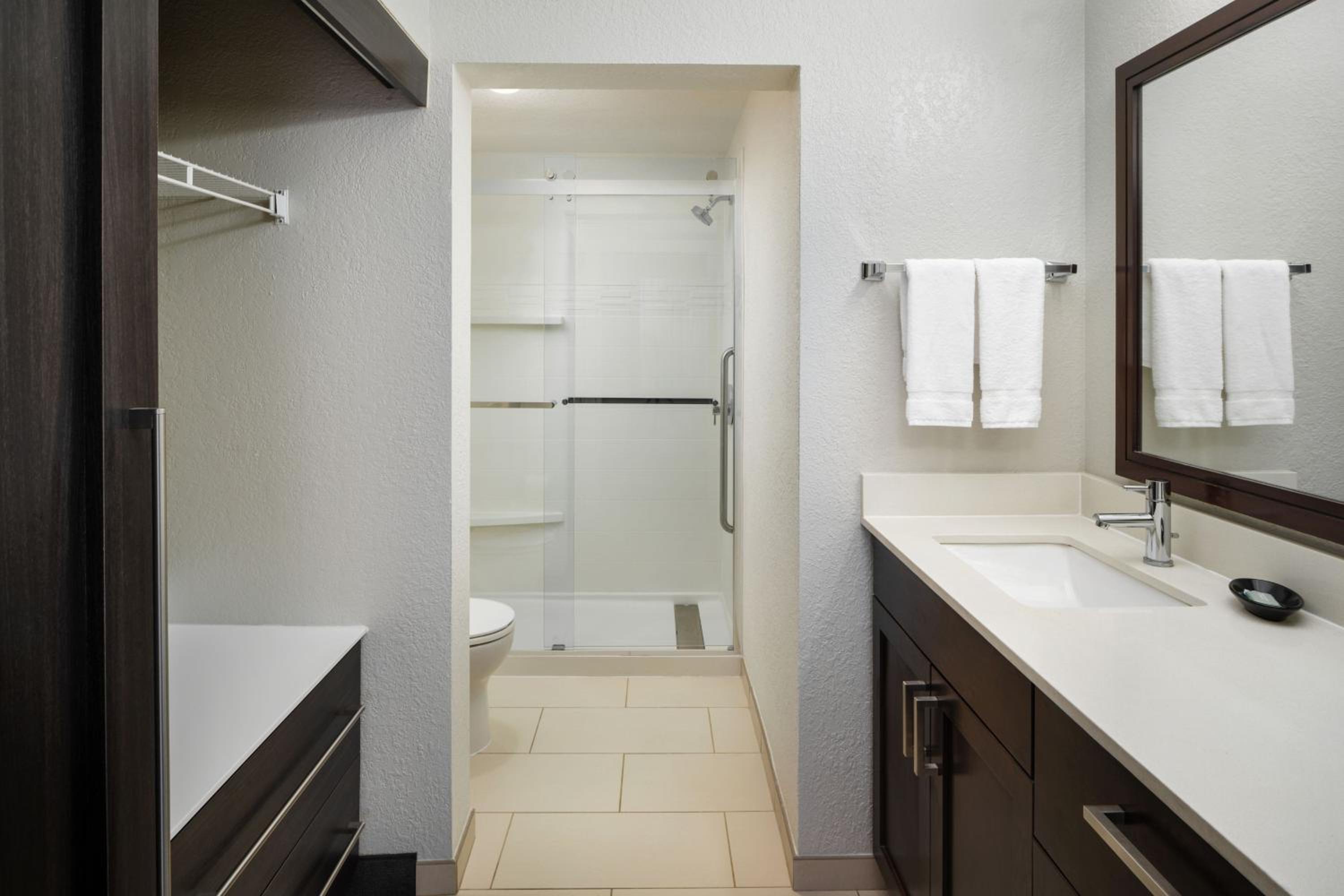 Two-Bedroom Suite photo 2