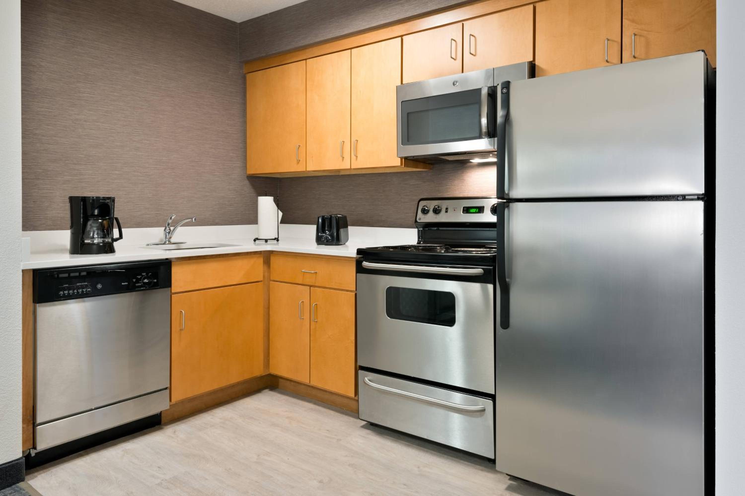 Two-Bedroom Suite - Photo 12