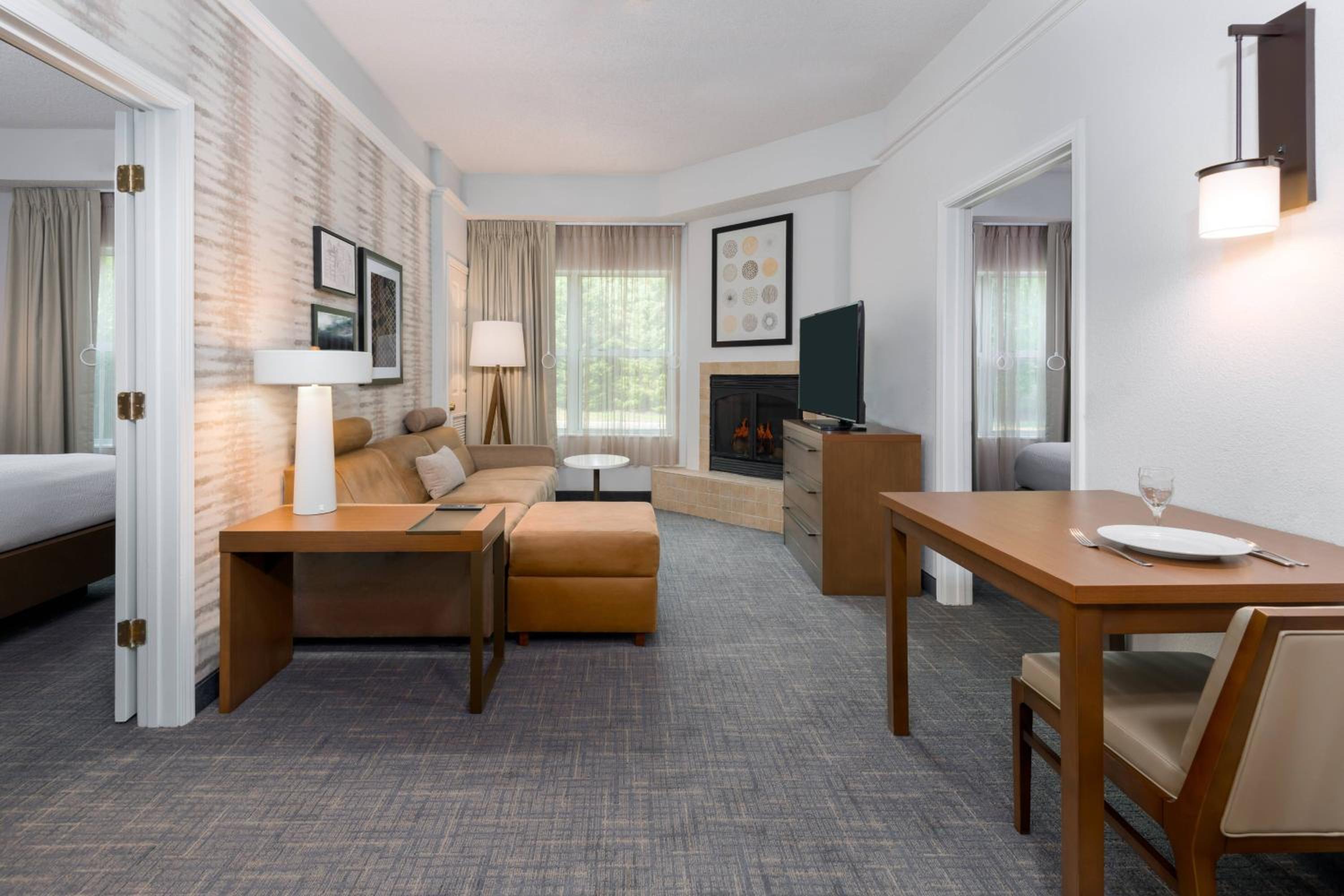 Two-Bedroom Suite - Photo 6