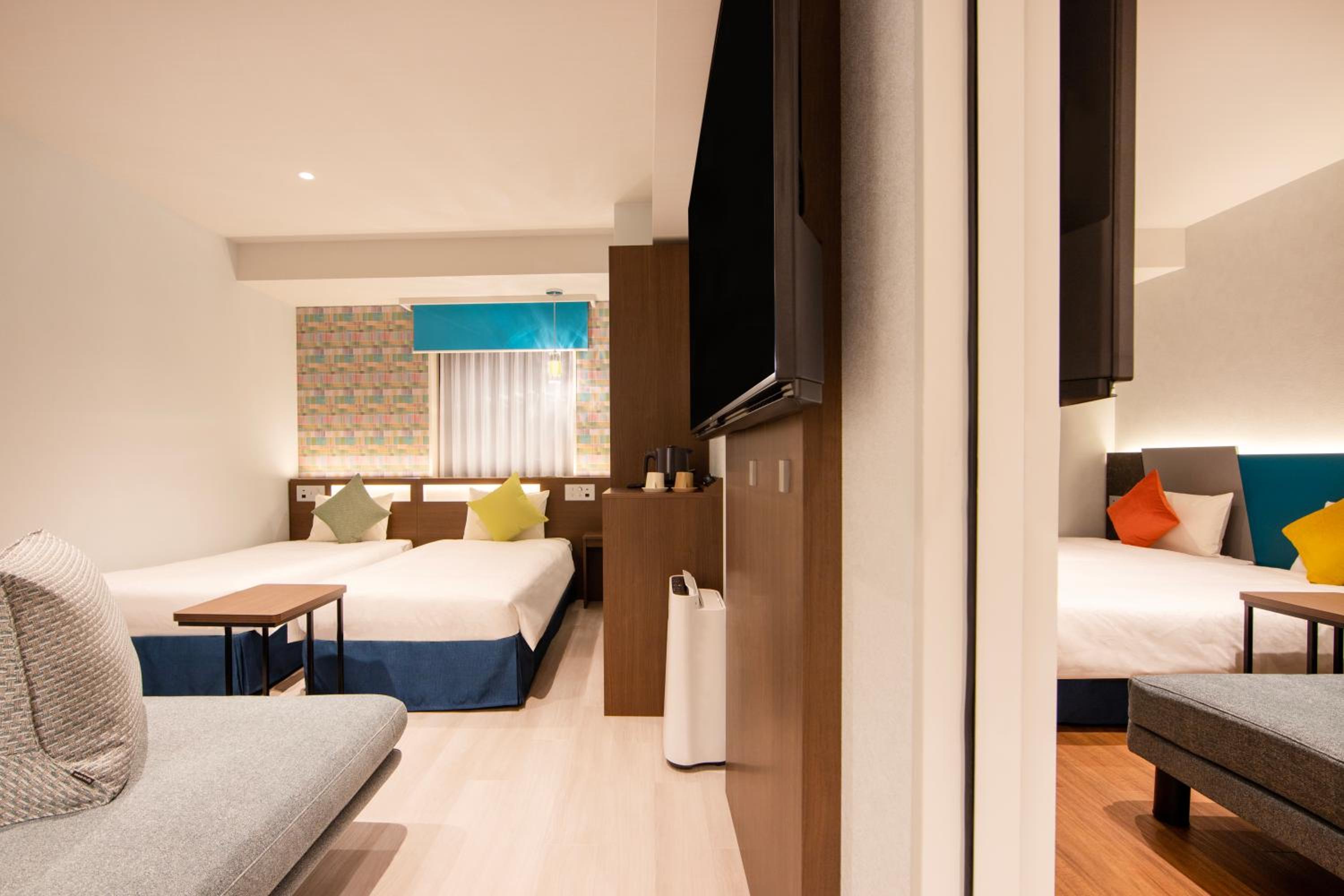 Connecting Rooms (6 Adults)