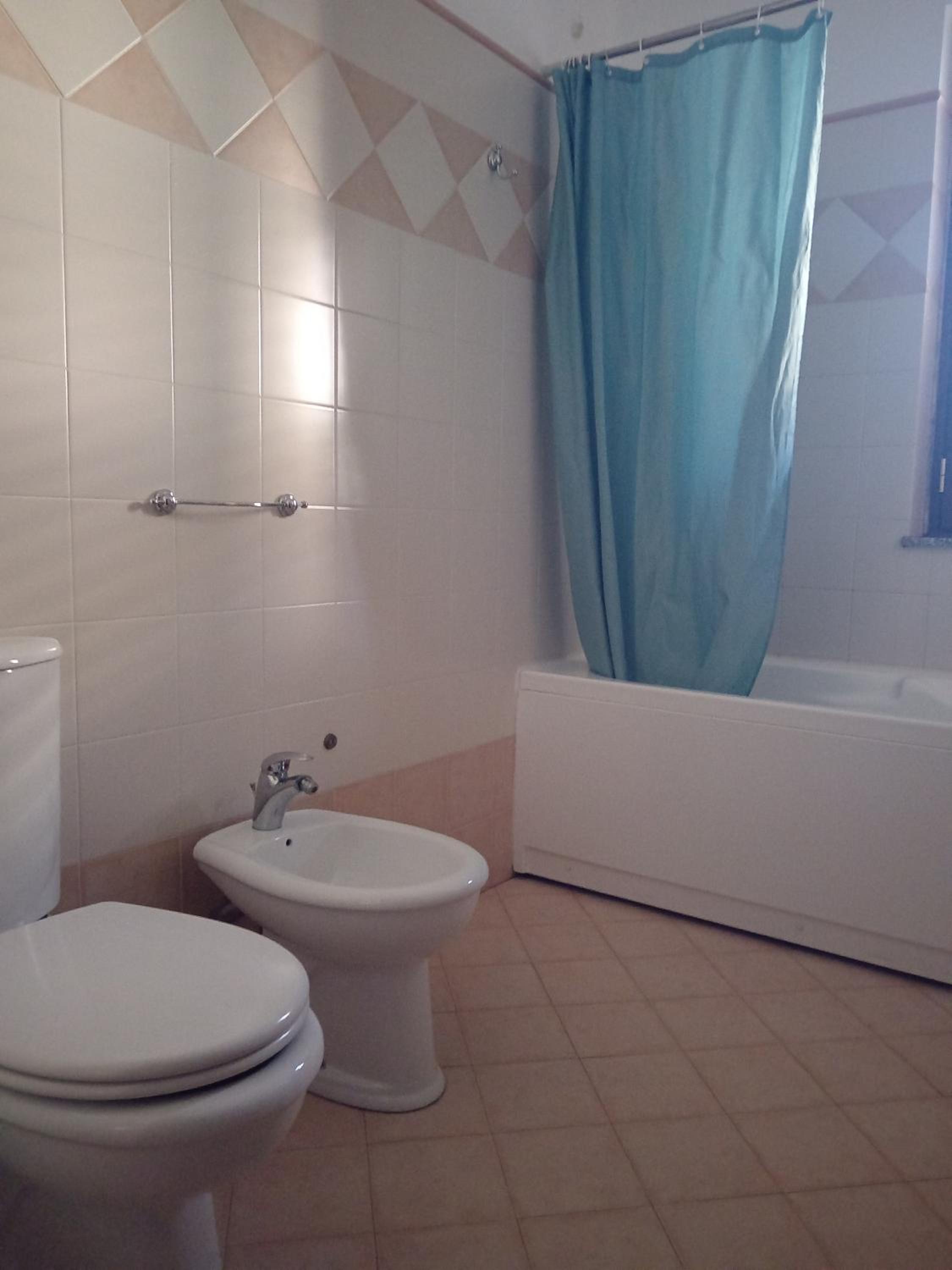 Double Room with Private External Bathroom - Photo 2