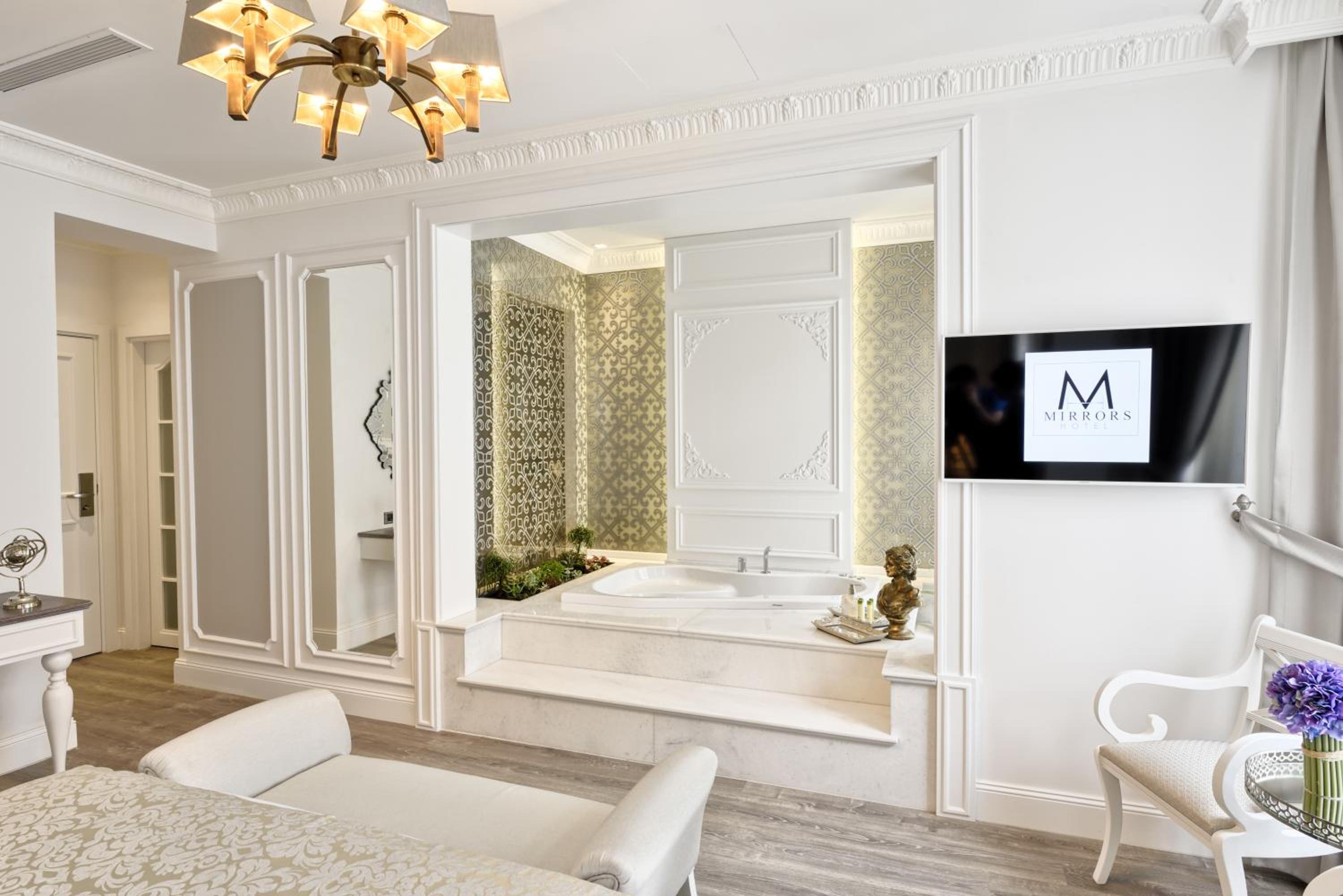 Suite with Spa Bath photo 2