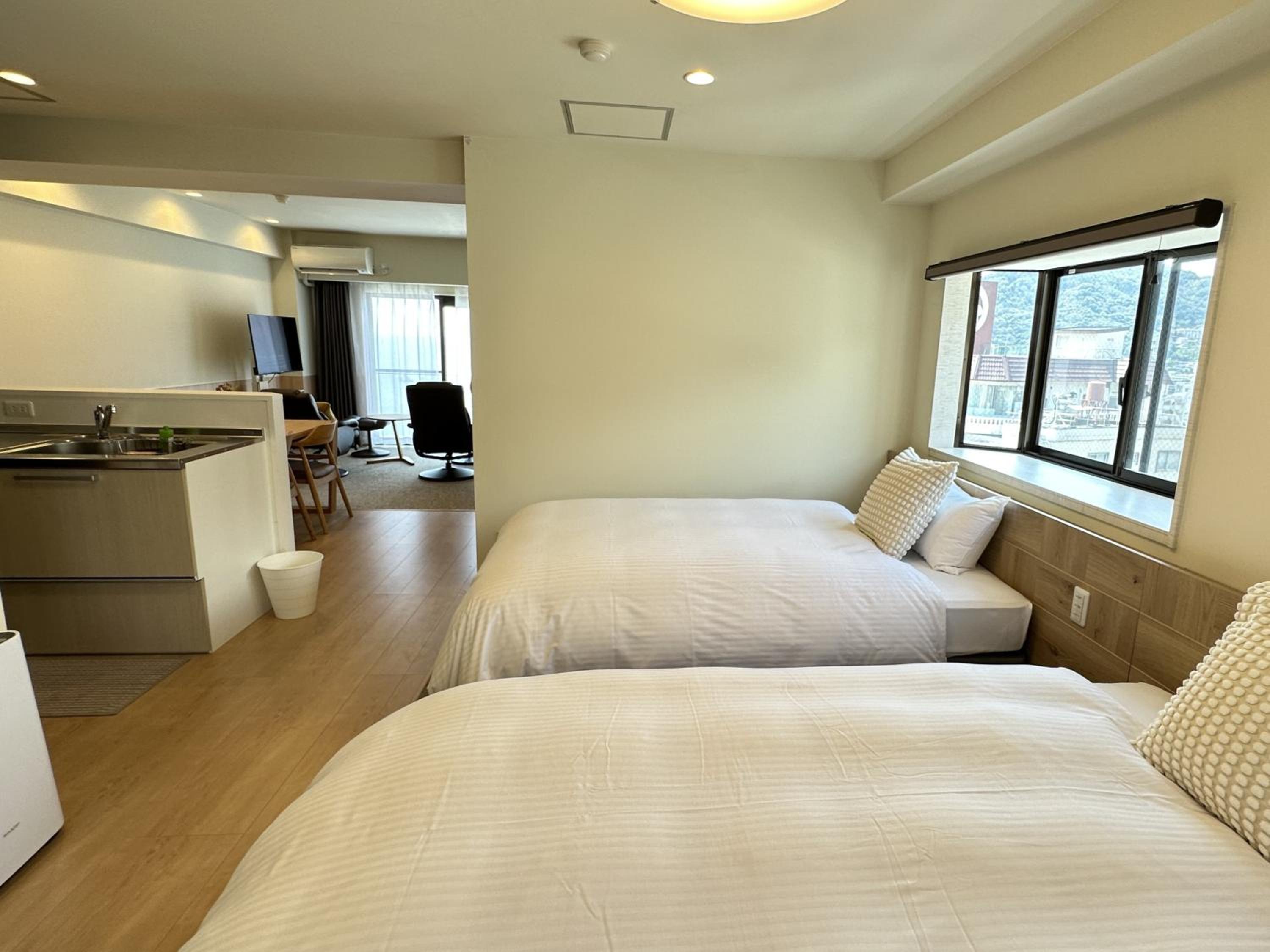 Superior Twin Room with Sea View - Photo 1