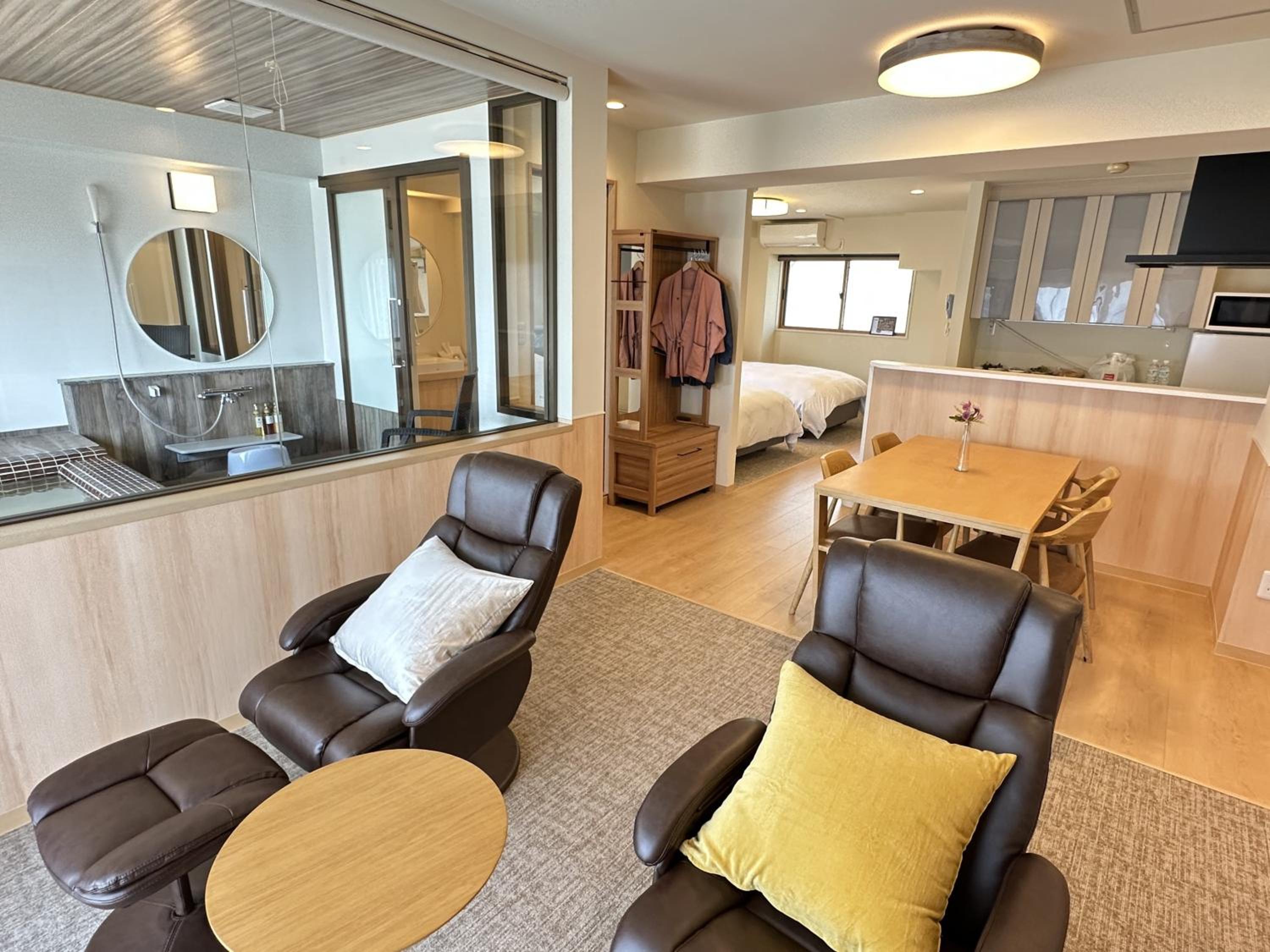 Superior Twin Room with Sea View - Photo 3