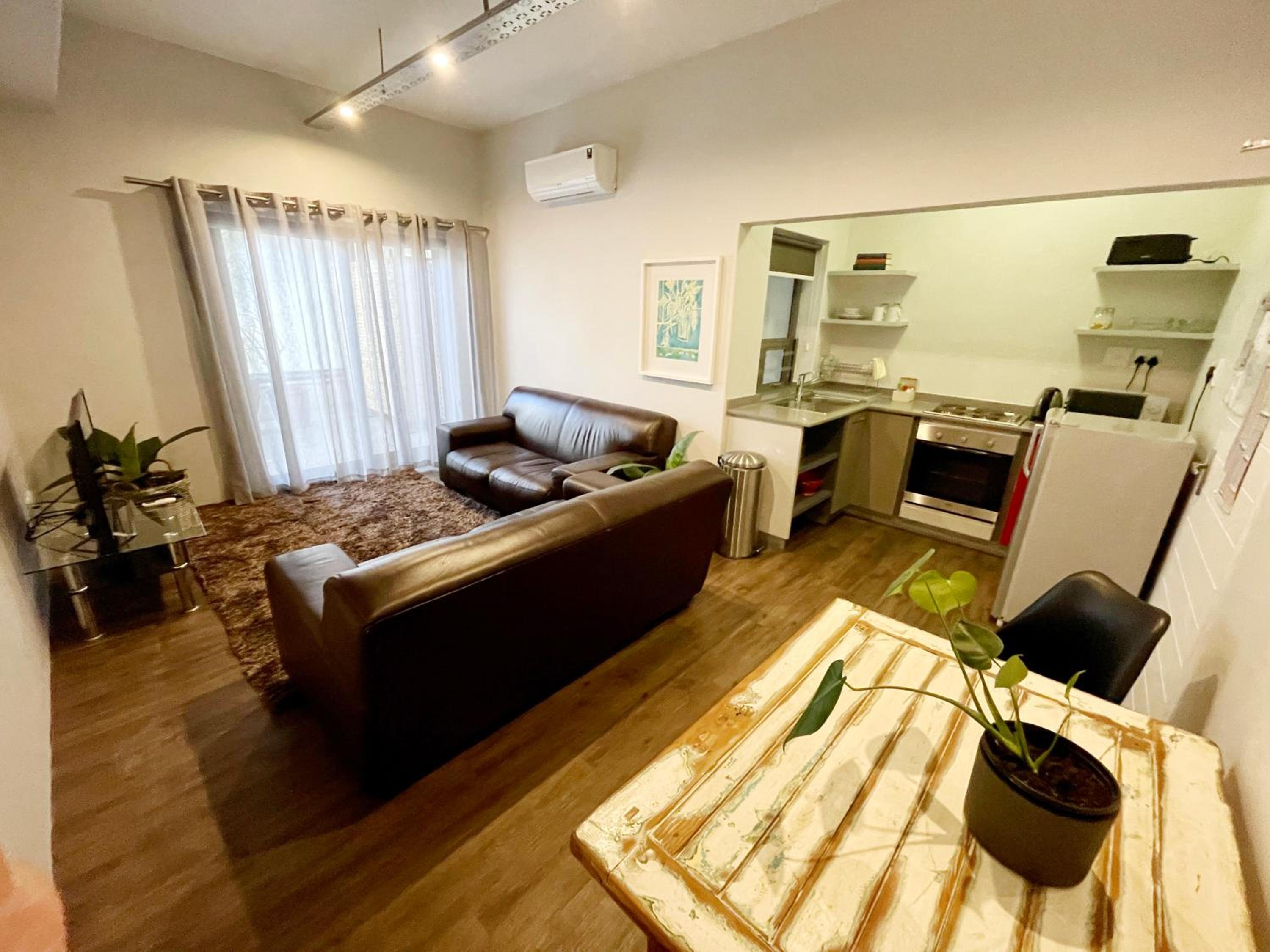 One-Bedroom Apartment - Photo 11