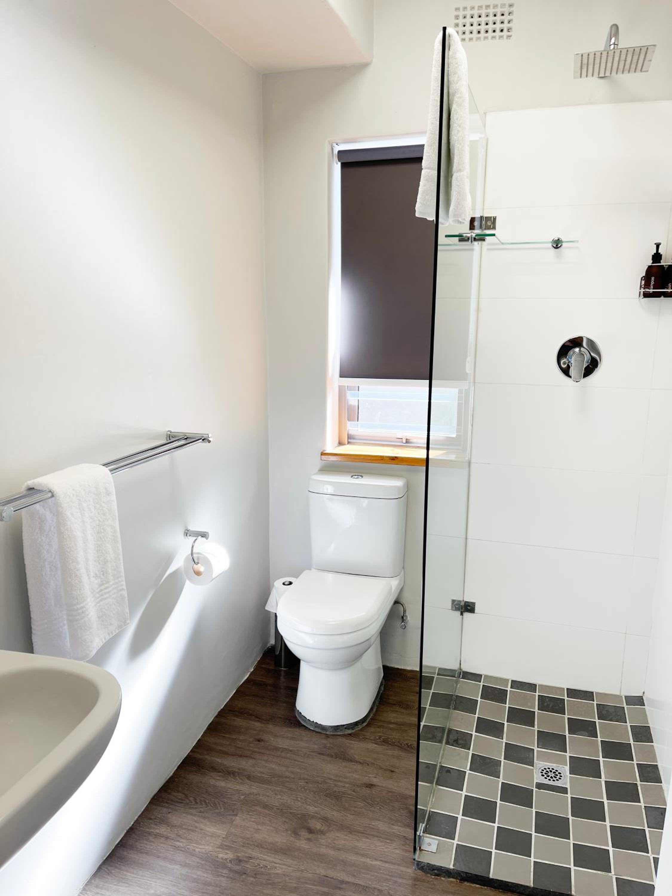 One-Bedroom Apartment - Photo 12