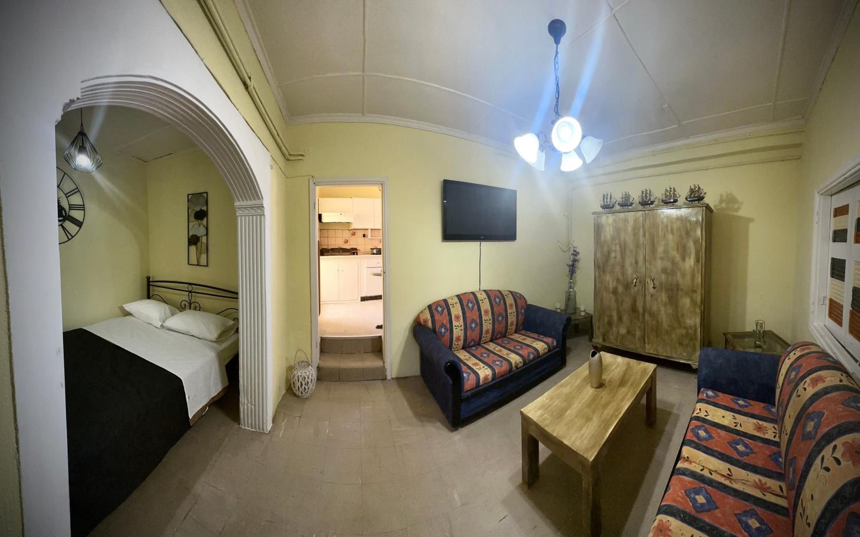 One-Bedroom Apartment