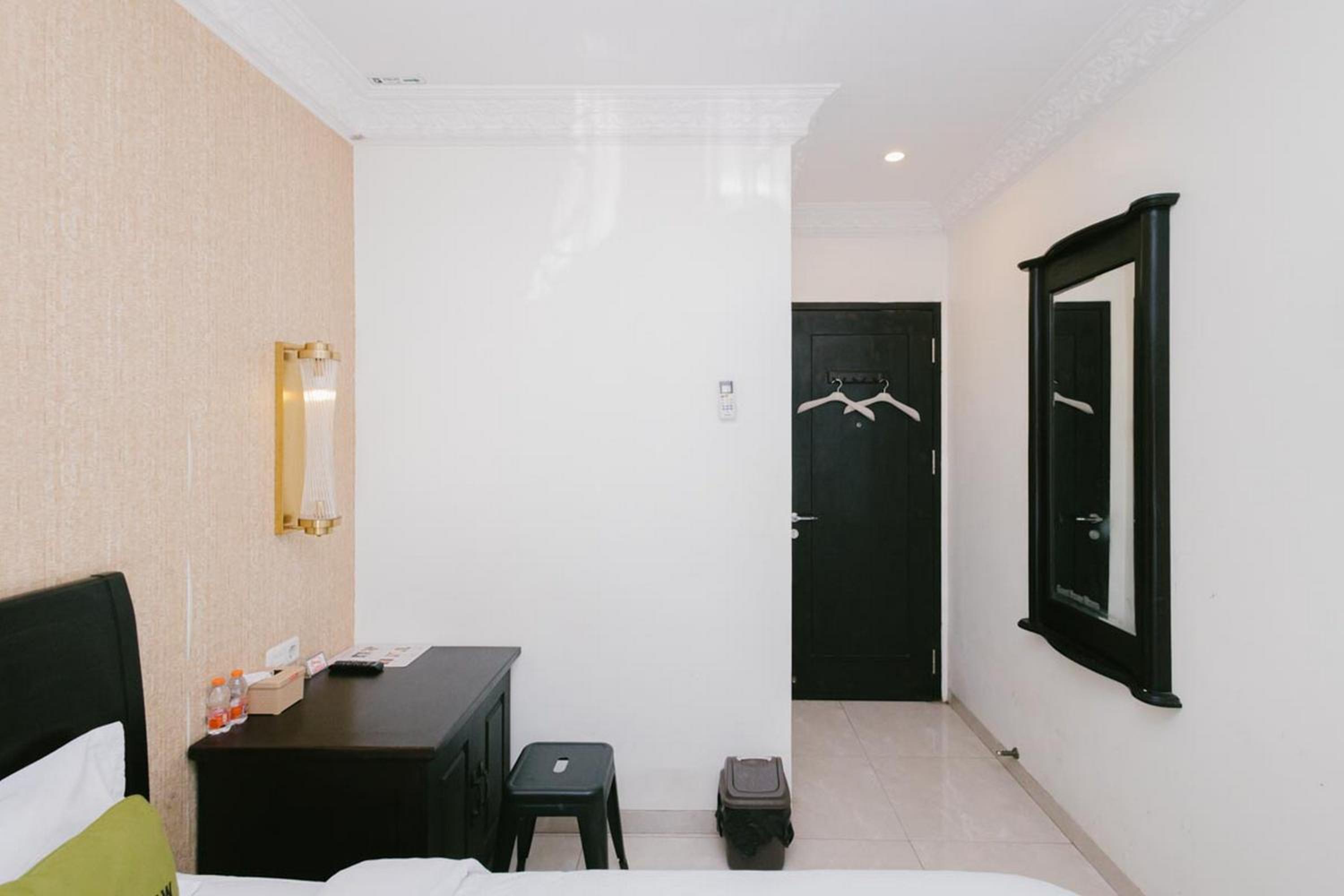 Standard Double Room - Photo 7