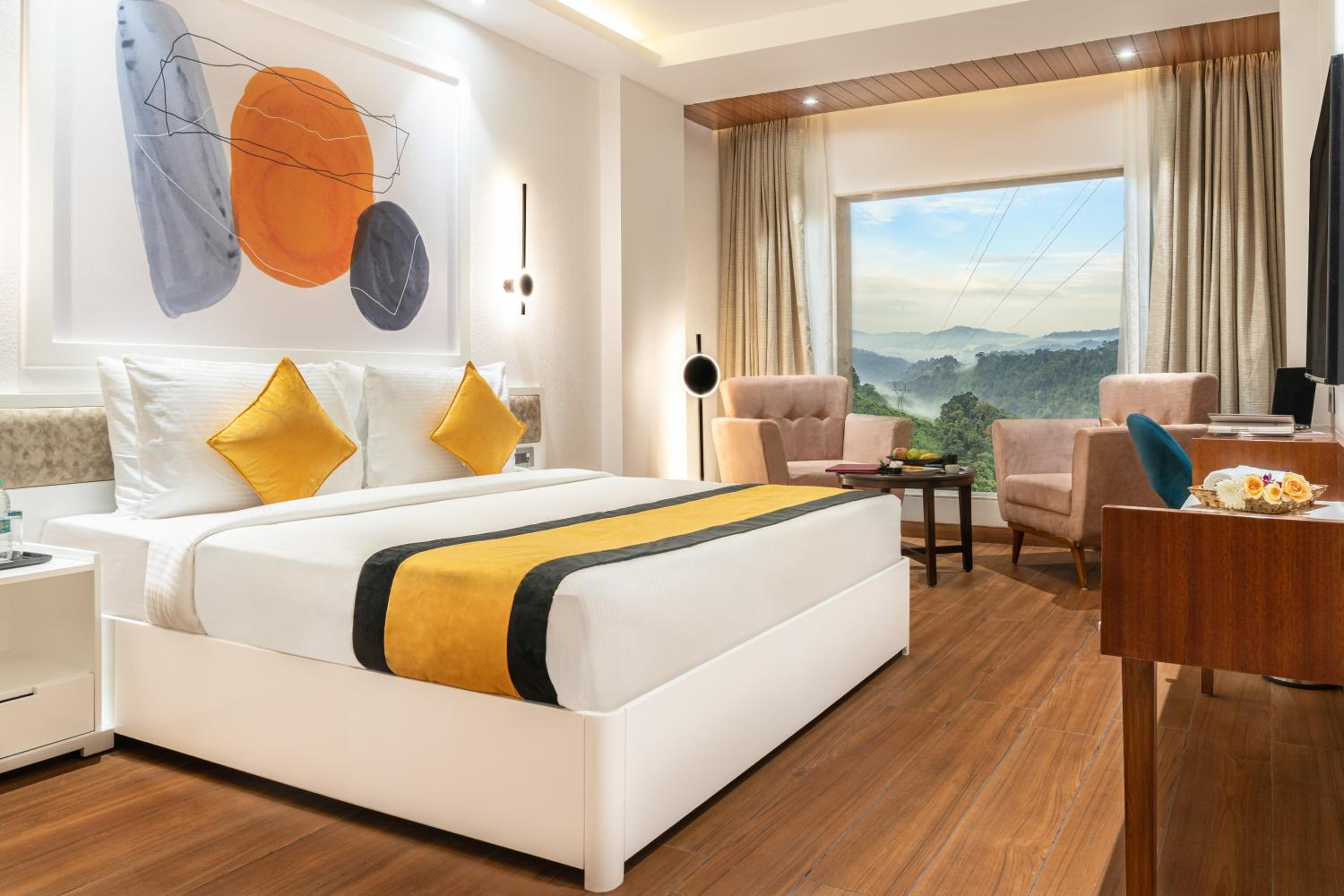 Deluxe Double Room (2 Adults + 1 Child) photo 2