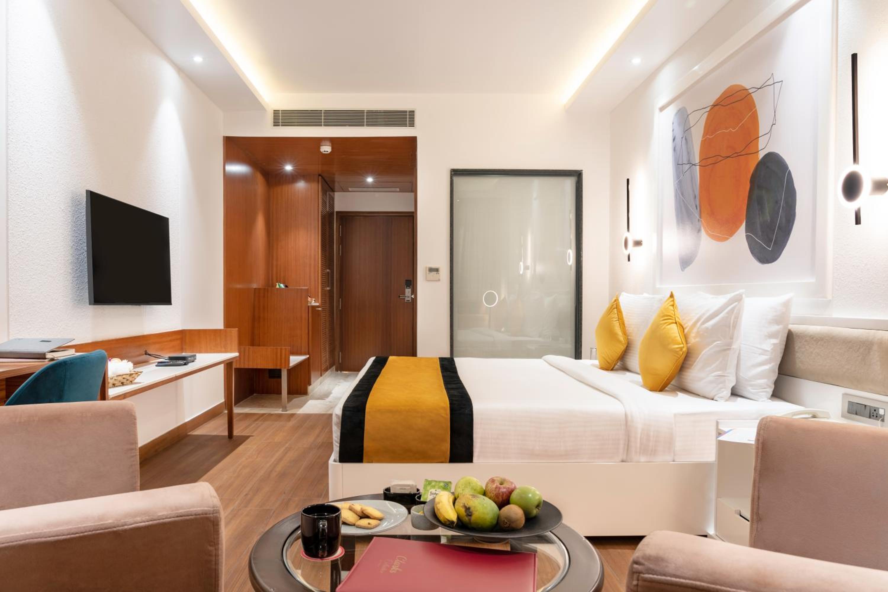 Deluxe Double Room (2 Adults + 1 Child)