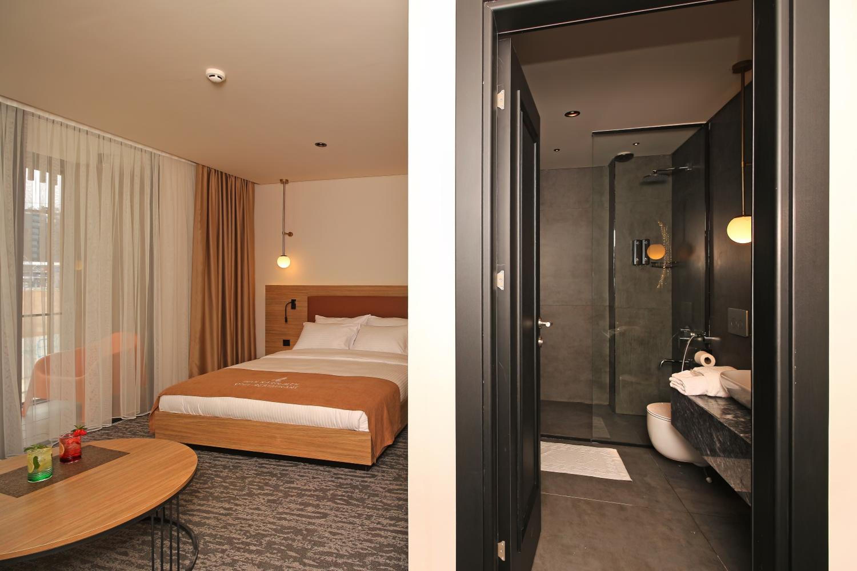 Double Room - Photo 11
