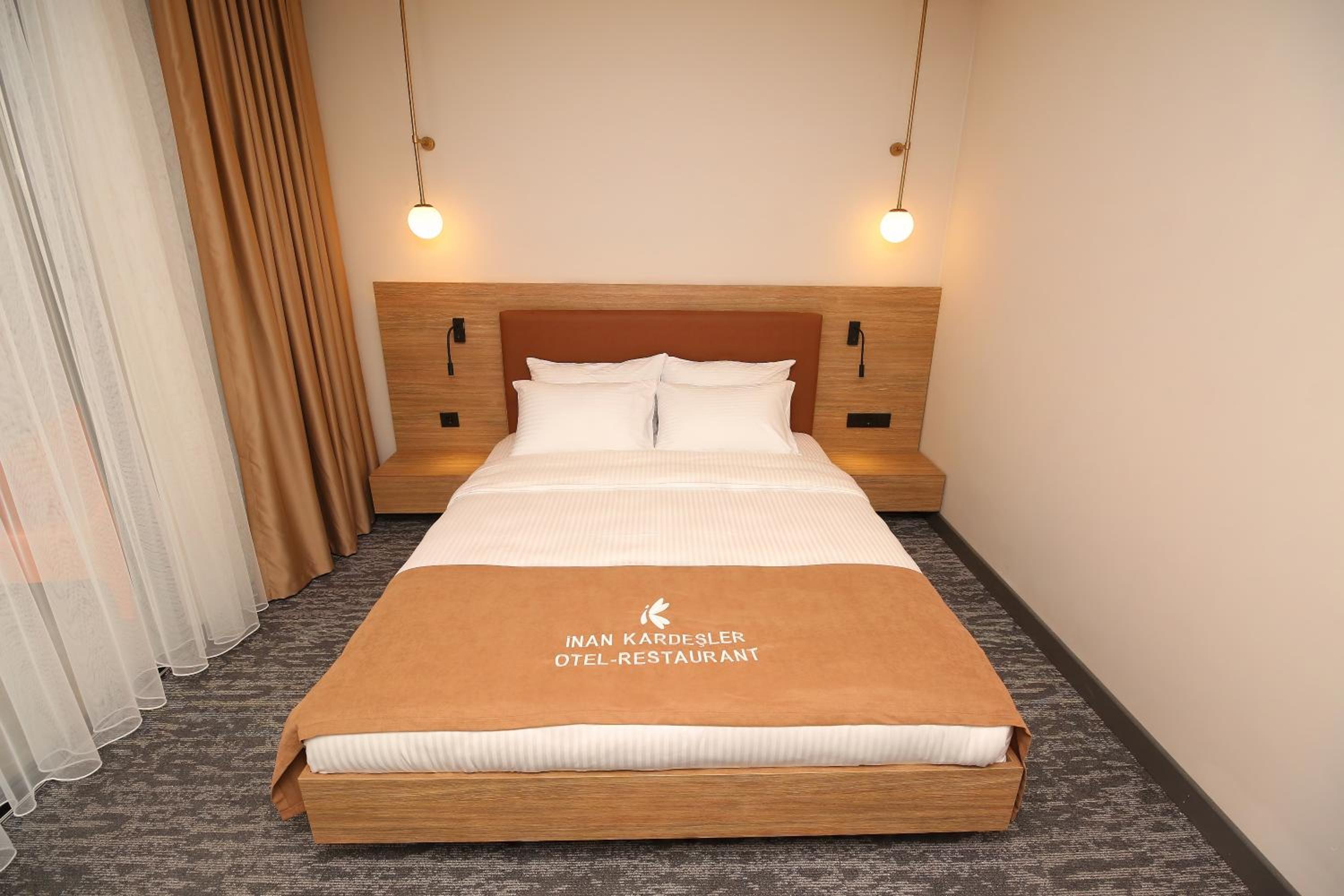 Double Room - Photo 7