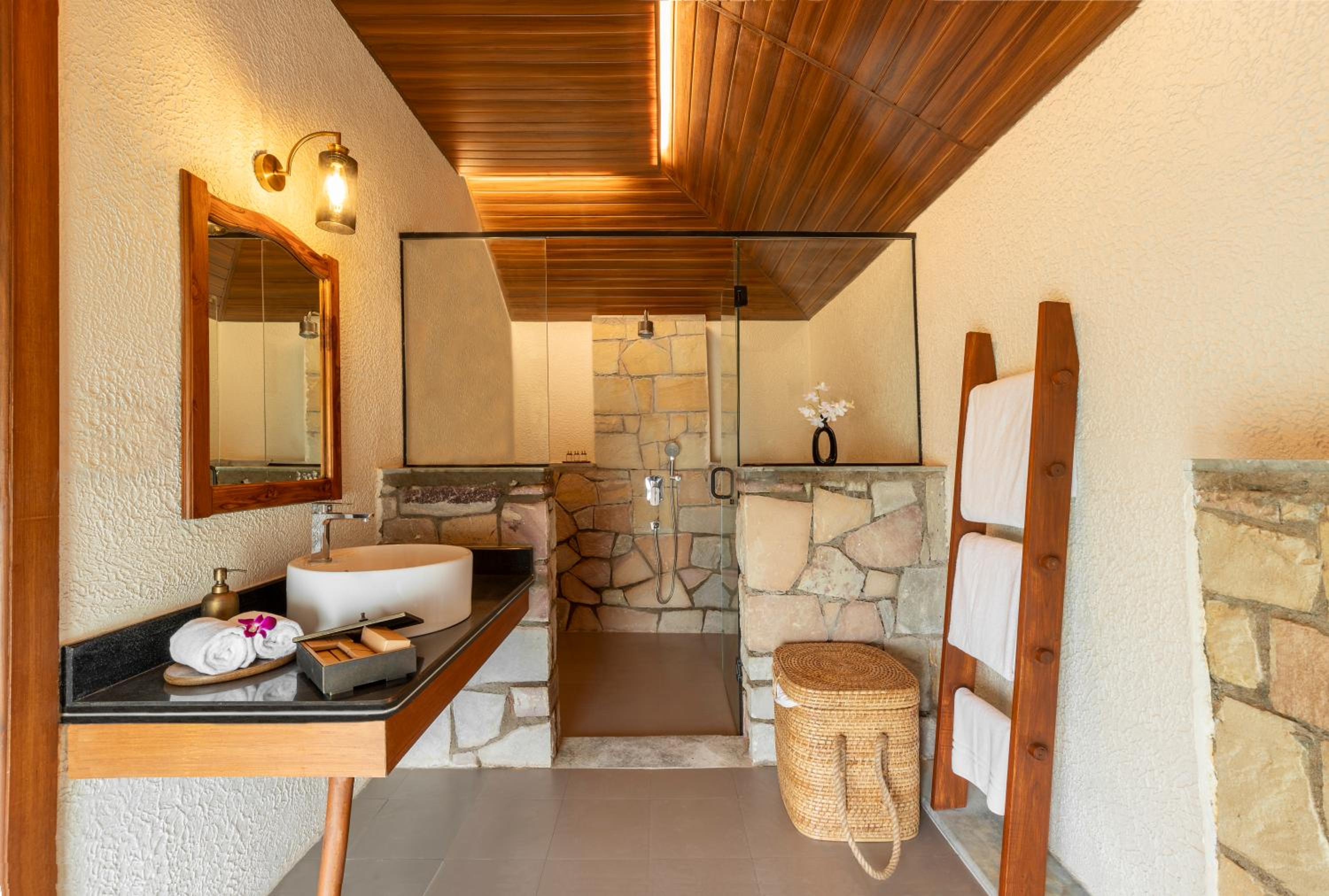 Luxury Tiger Cottage With Private Garden - Complimentary Welcome drink on arrival photo 3